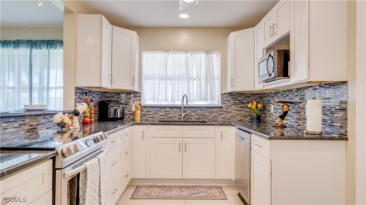 Cape Coral, Florida, 33904, United States, 3 Bedrooms Bedrooms, ,2 BathroomsBathrooms,Residential,For Sale,1973699