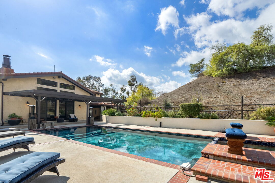 Calabasas, California, 91302, United States, 4 Bedrooms Bedrooms, ,3 BathroomsBathrooms,Residential,For Sale,1708601