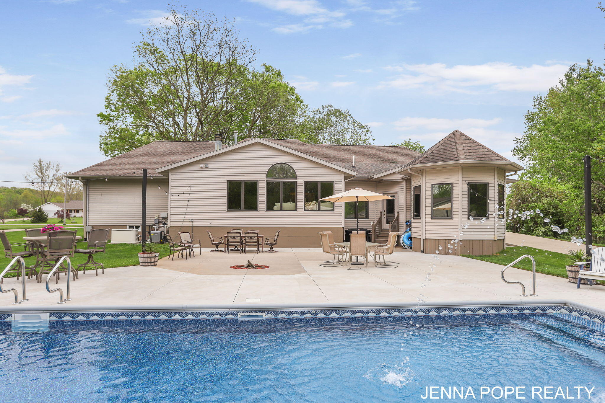 Marne, Michigan, 49435, United States, 3 Bedrooms Bedrooms, ,2 BathroomsBathrooms,Residential,For Sale,1826761