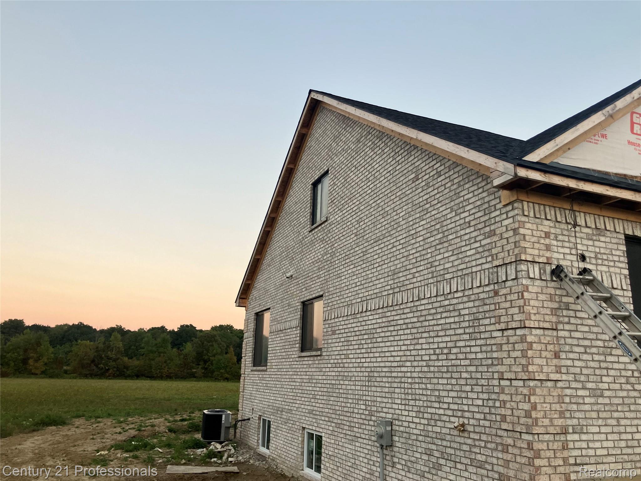 Allenton, Michigan, 48002, United States, 4 Bedrooms Bedrooms, ,3 BathroomsBathrooms,Residential,For Sale,1980291