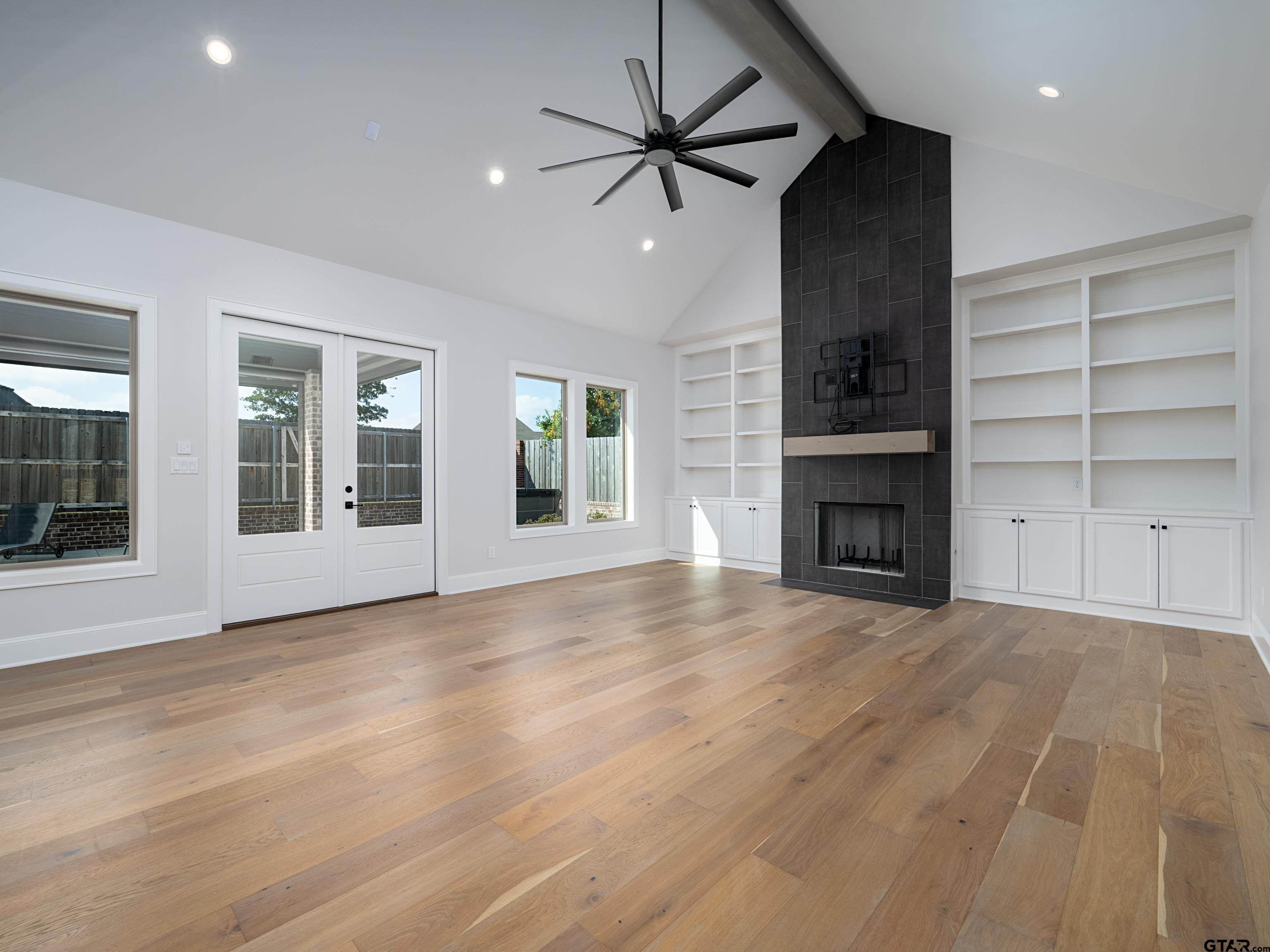 Tyler, Texas, 75703, United States, 3 Bedrooms Bedrooms, ,3 BathroomsBathrooms,Residential,For Sale,1985423