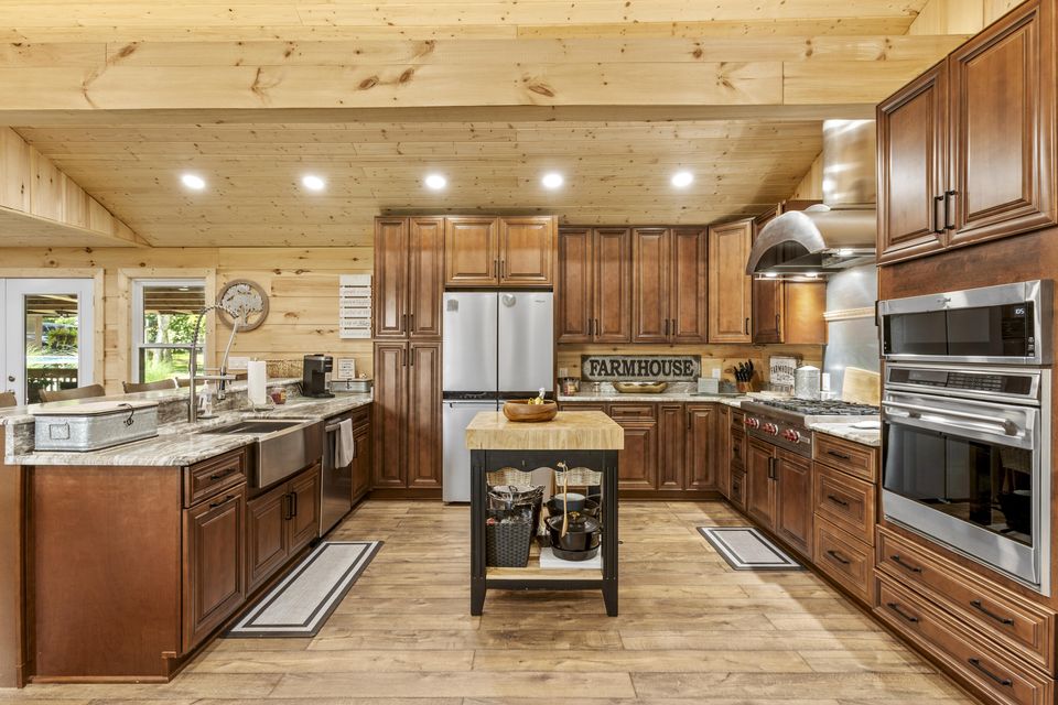 Versailles, Kentucky, 40383, United States, 3 Bedrooms Bedrooms, ,2 BathroomsBathrooms,Residential,For Sale,1976488