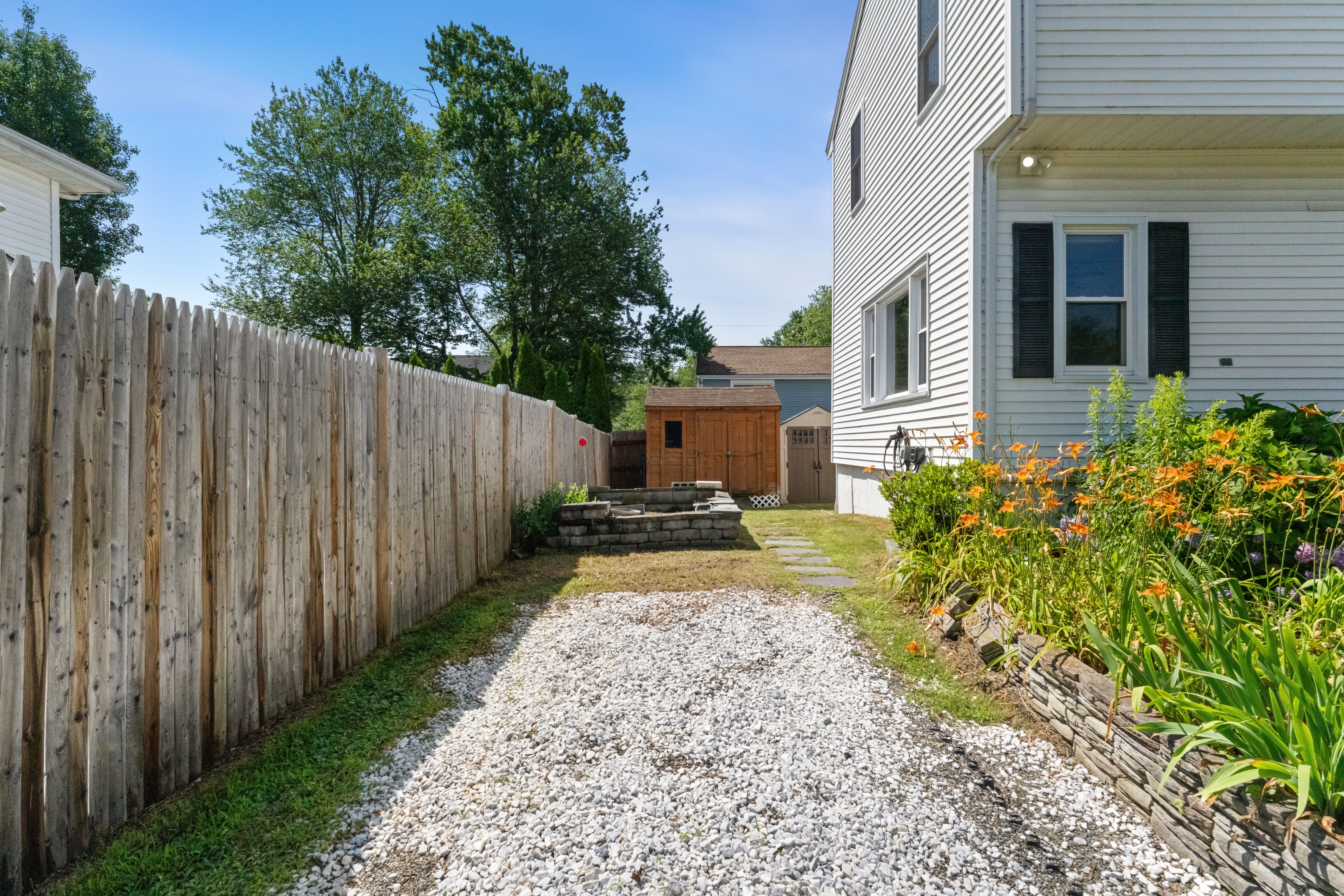  42 Dewey Avenue, Brockton, MA, 02301 - 物件實景