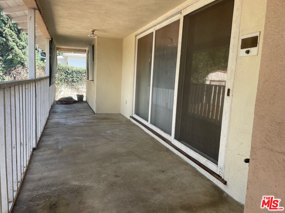 Van Nuys, California, 91411, United States, 2 Bedrooms Bedrooms, ,2 BathroomsBathrooms,Residential,For Sale,1903696