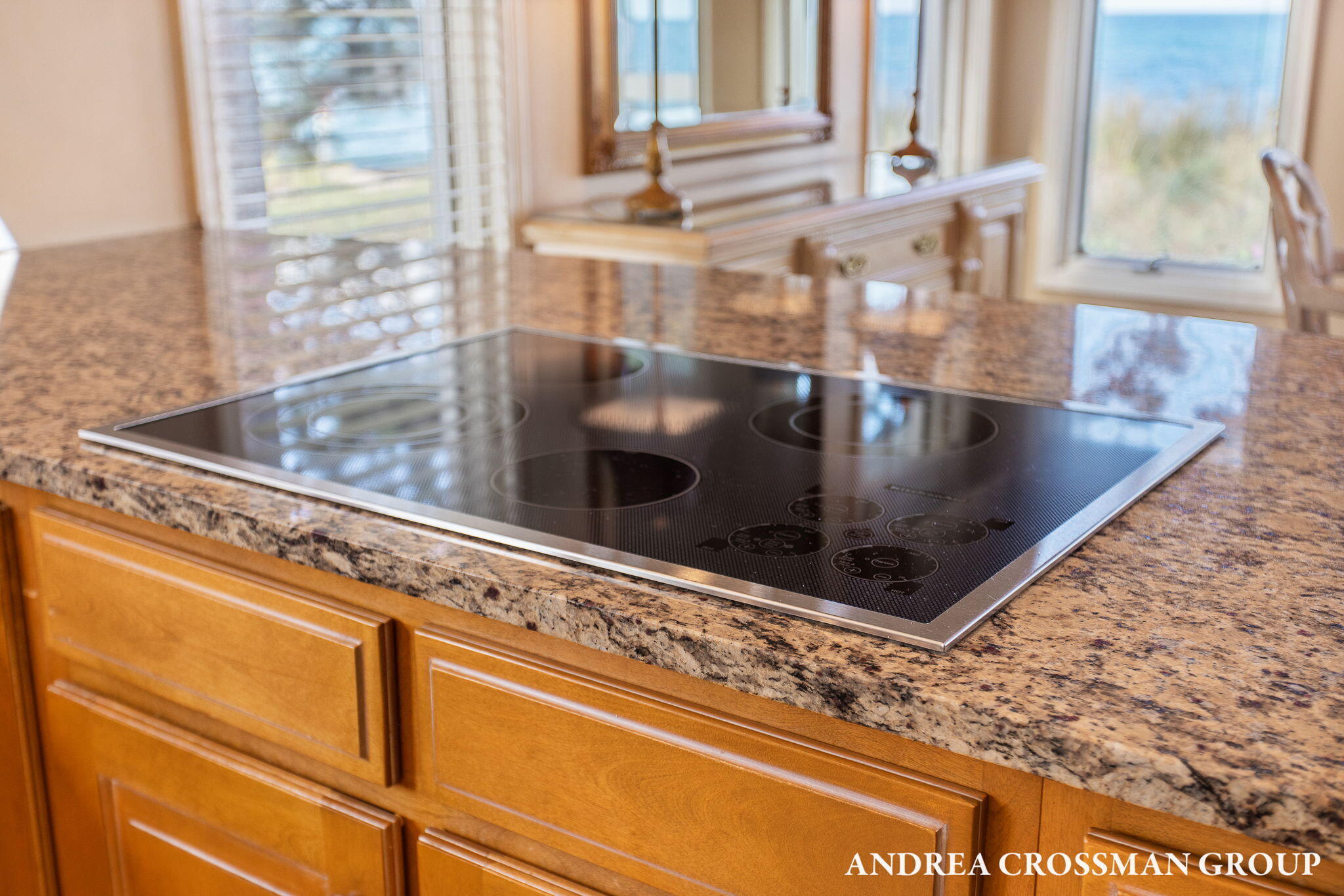 St. Joseph, Michigan, 49085, United States, 4 Bedrooms Bedrooms, ,4 BathroomsBathrooms,Residential,For Sale,1960959