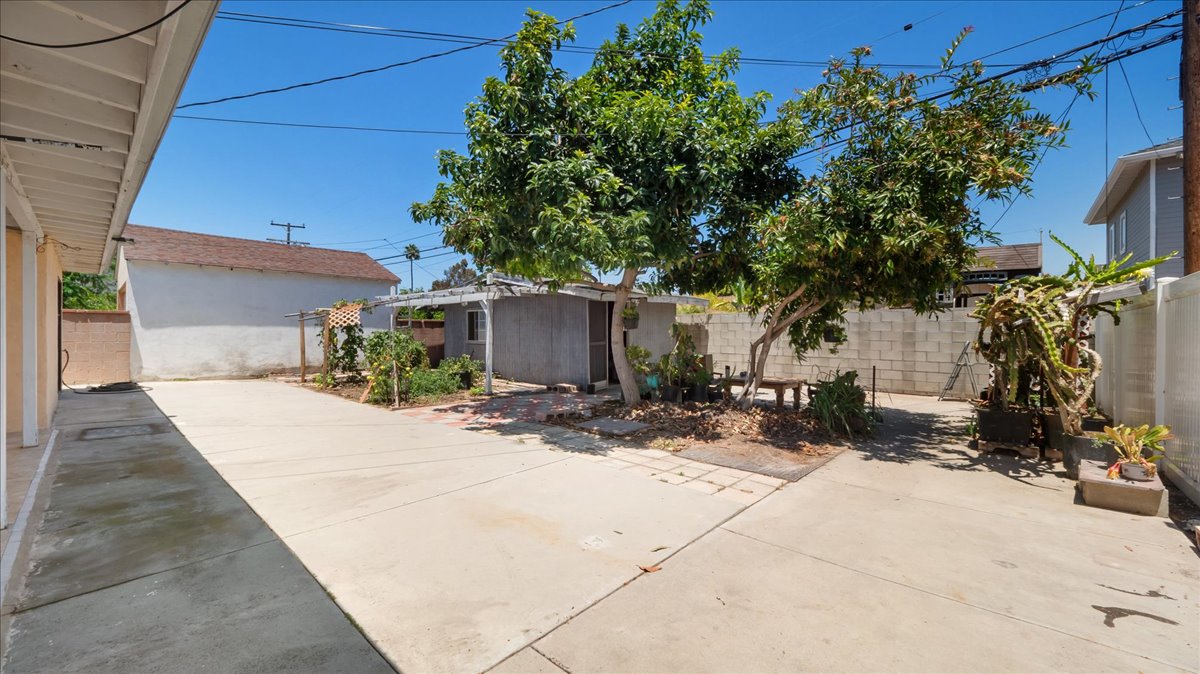 Gardena, California, 90249, United States, 3 Bedrooms Bedrooms, ,3 BathroomsBathrooms,Residential,For Sale,1937930