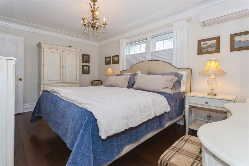 Floral Park, New York, 11001, United States, 3 Bedrooms Bedrooms, ,2 BathroomsBathrooms,Residential,For Sale,1798348