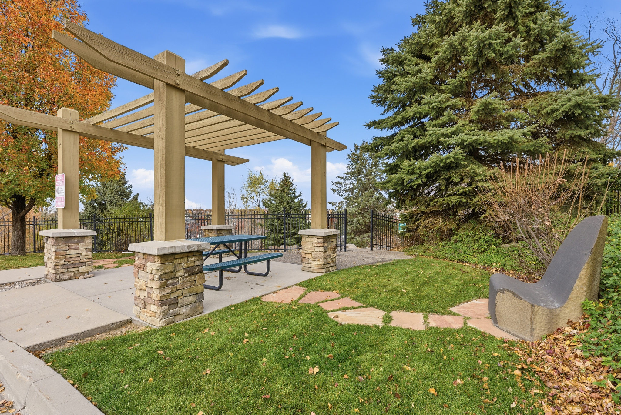 Sandy, Utah, 84092, United States, 4 Bedrooms Bedrooms, ,3 BathroomsBathrooms,Residential,For Sale,1992132