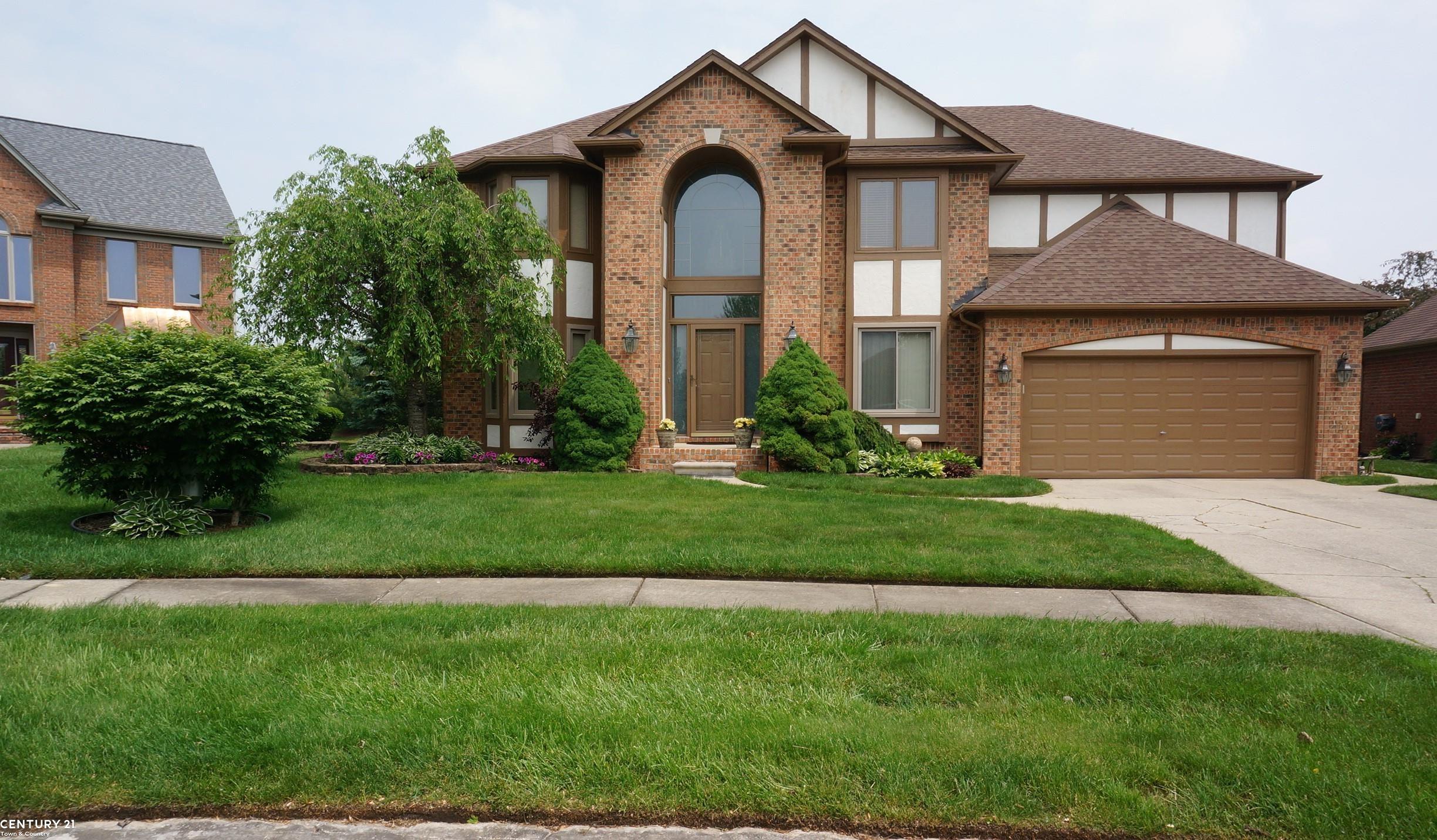 Macomb Twp, Michigan, 48044, United States, 4 Bedrooms Bedrooms, ,4 BathroomsBathrooms,Residential,For Sale,1894299