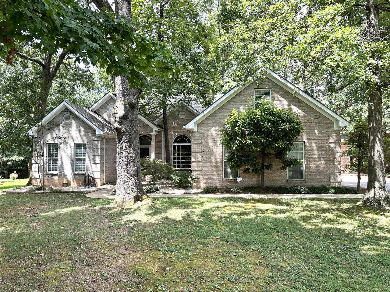 Bowling Green, Kentucky, 42104, United States, 5 Bedrooms Bedrooms, ,3 BathroomsBathrooms,Residential,For Sale,1907465