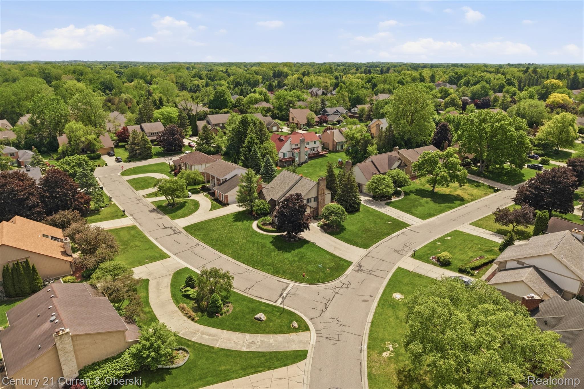 Farmington Hills, Michigan, 48331, United States, 4 Bedrooms Bedrooms, ,4 BathroomsBathrooms,Residential,For Sale,2048985