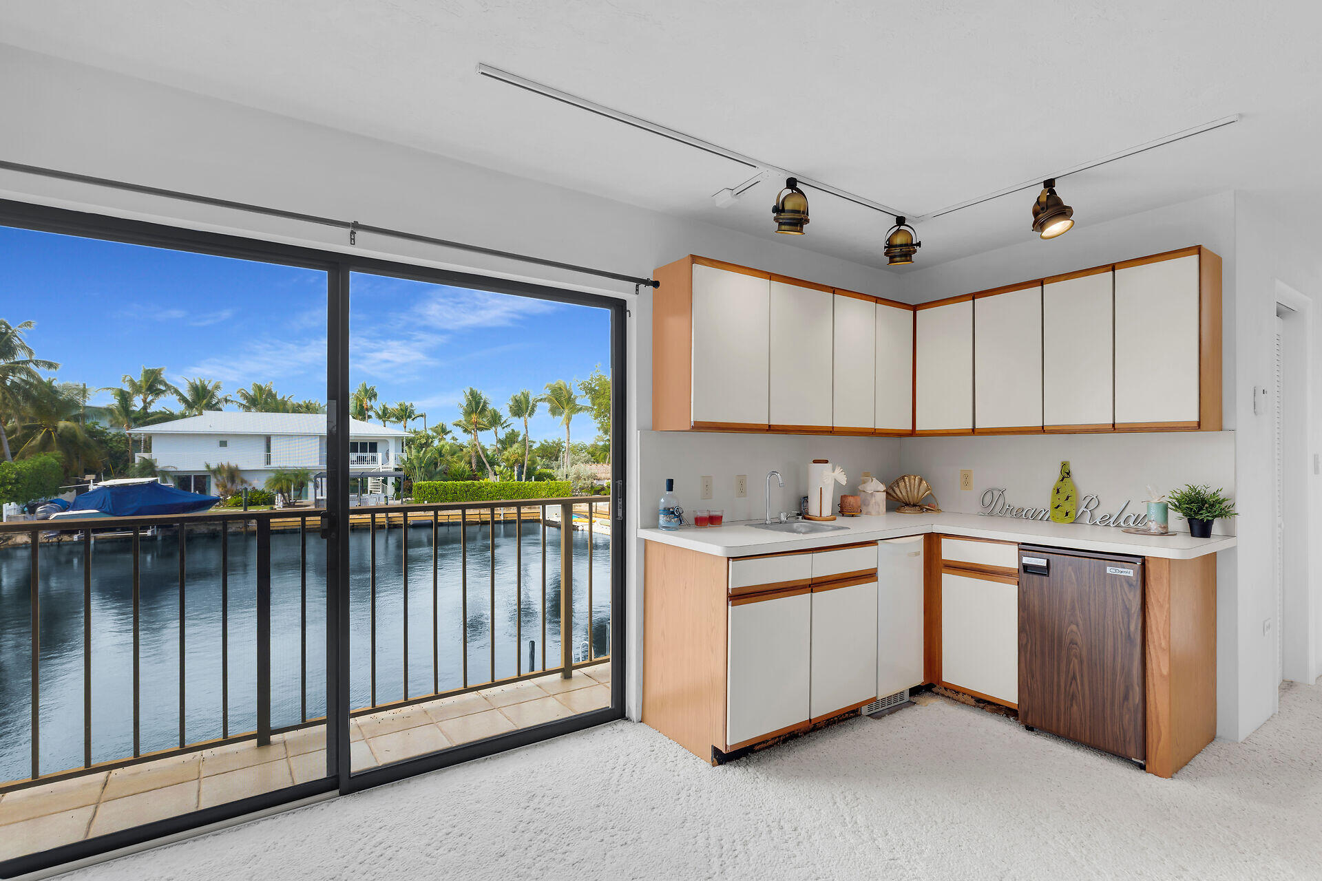 ISLAMORADA, Florida, 33036, United States, 2 Bedrooms Bedrooms, ,2 BathroomsBathrooms,Residential,For Sale,1988156