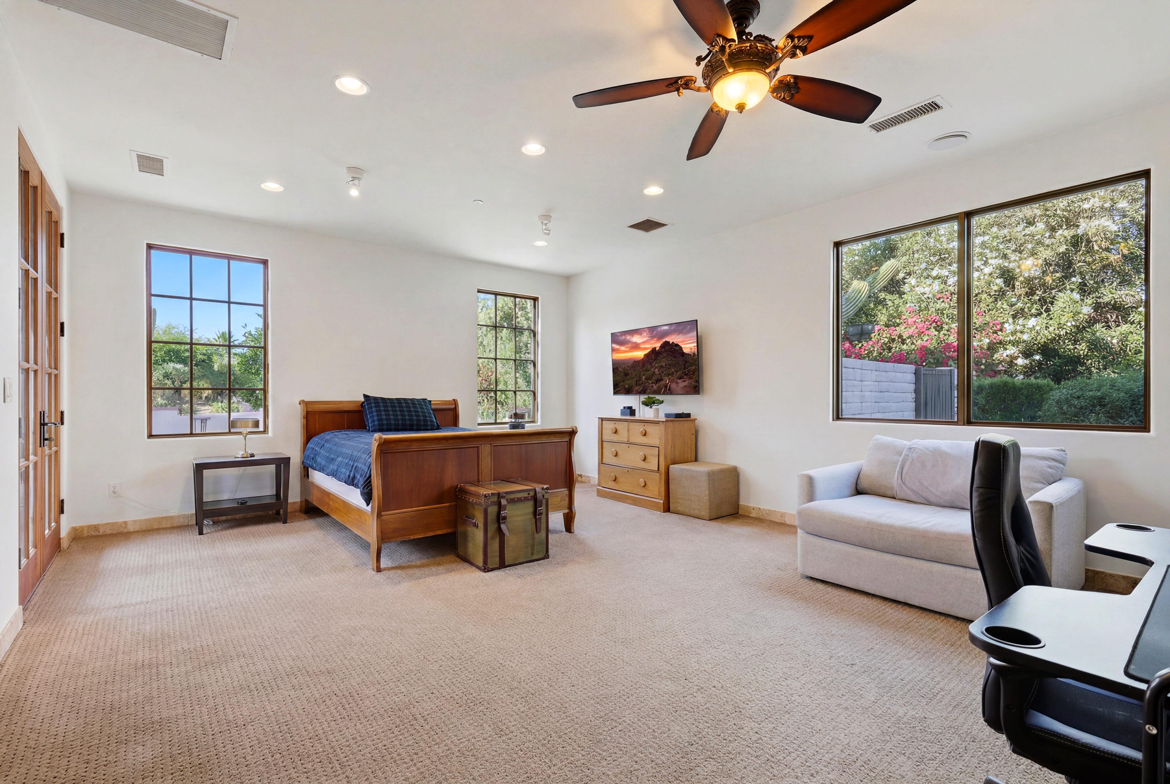  7035 E Berneil Drive  Paradise Valley, AZ - 物件實景