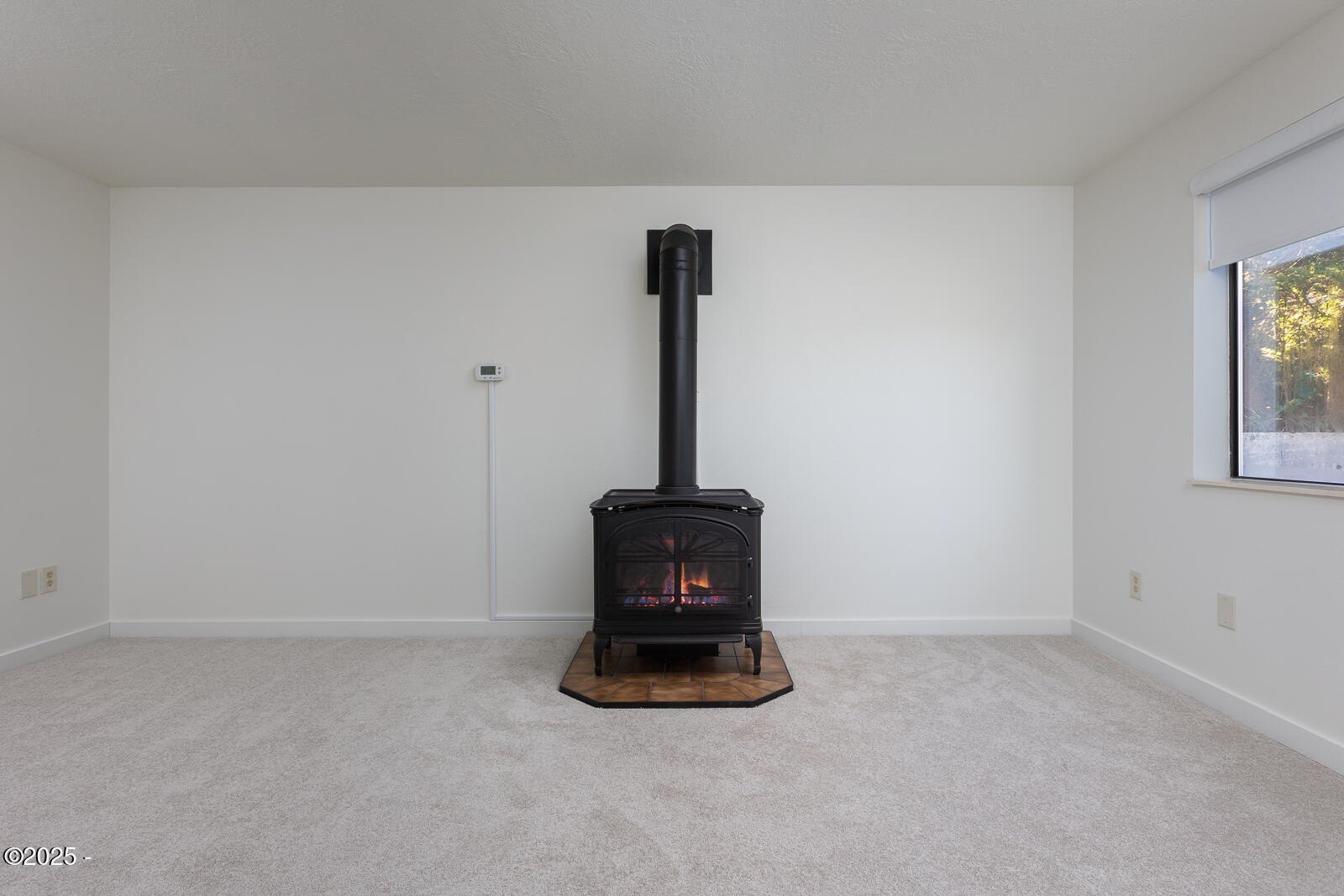 Lincoln City, Oregon, 97367, United States, 2 Bedrooms Bedrooms, ,2 BathroomsBathrooms,Residential,For Sale,1970339