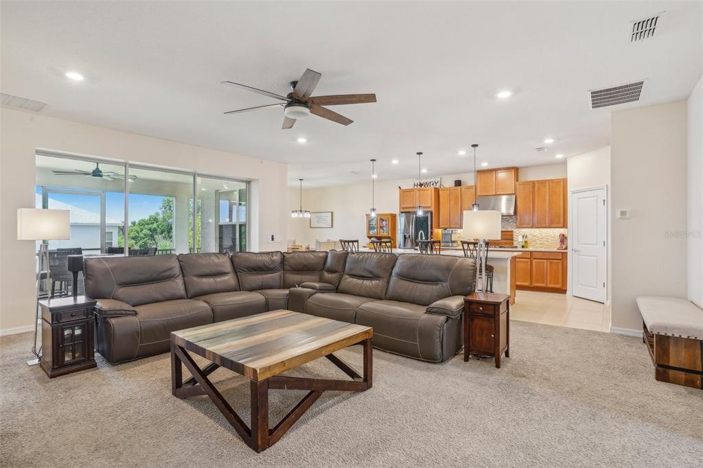 Apopka, Florida, 32703, United States, 5 Bedrooms Bedrooms, ,5 BathroomsBathrooms,Residential,For Sale,1837631