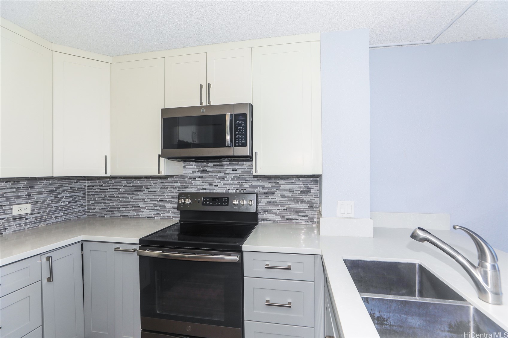 Aiea, Hawaii, 96701, United States, 2 Bedrooms Bedrooms, ,1 BathroomBathrooms,Residential,For Sale,1942084