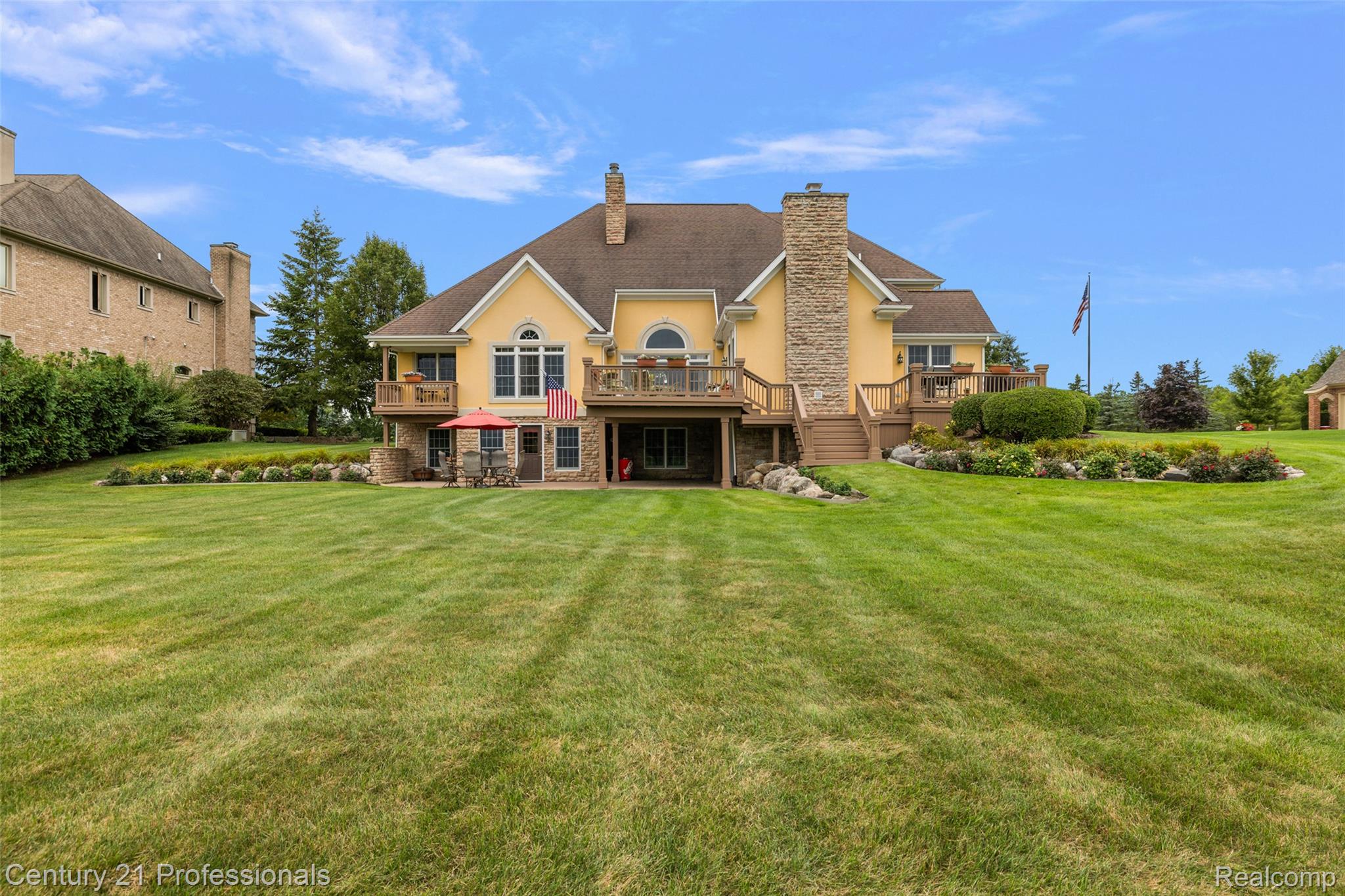 GrandBlanc, Michigan, 48439, United States, 4 Bedrooms Bedrooms, ,5 BathroomsBathrooms,Residential,For Sale,1980457