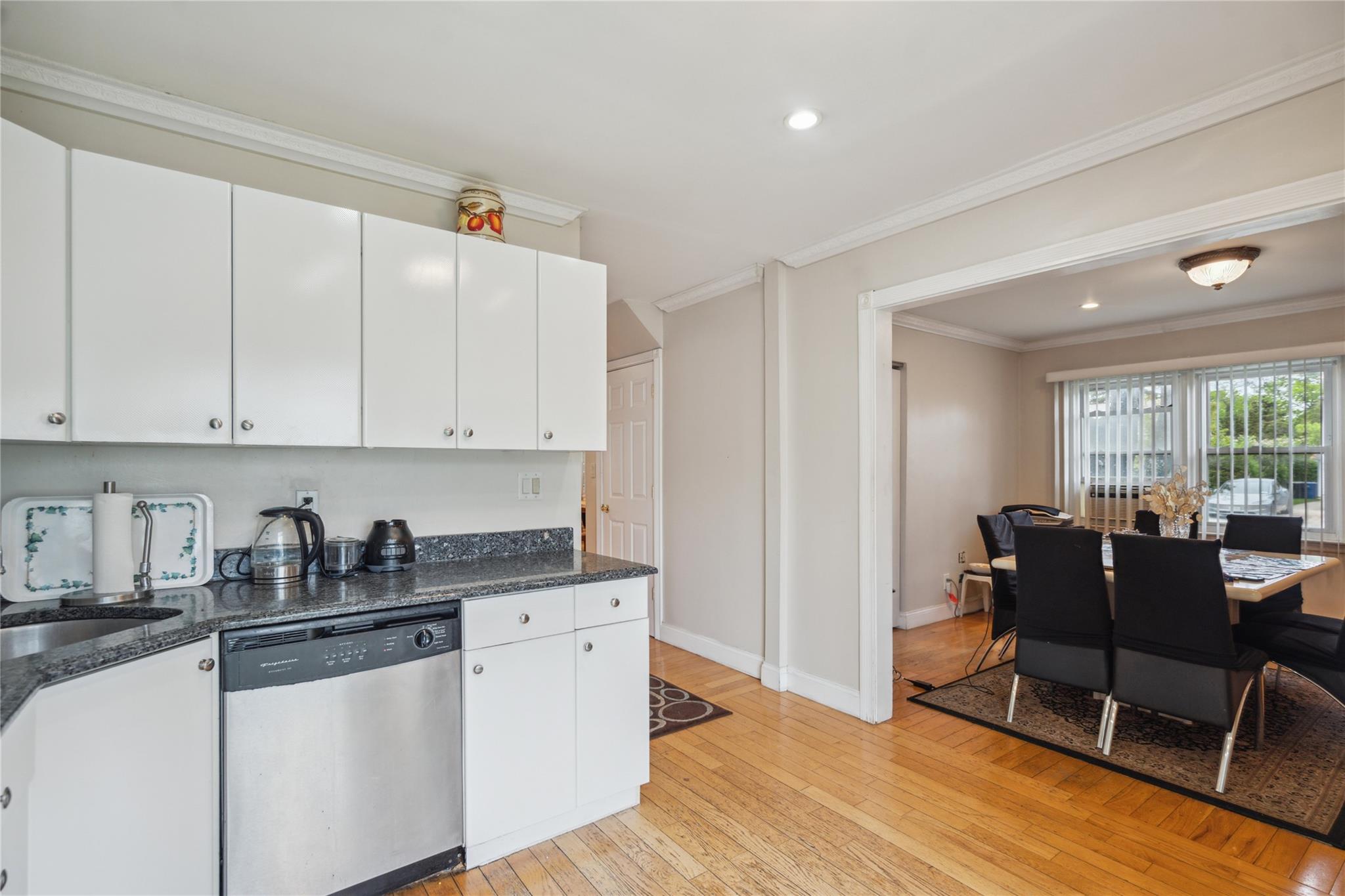 New Hyde Park, New York, 11040, United States, 3 Bedrooms Bedrooms, ,3 BathroomsBathrooms,Residential,For Sale,1804080