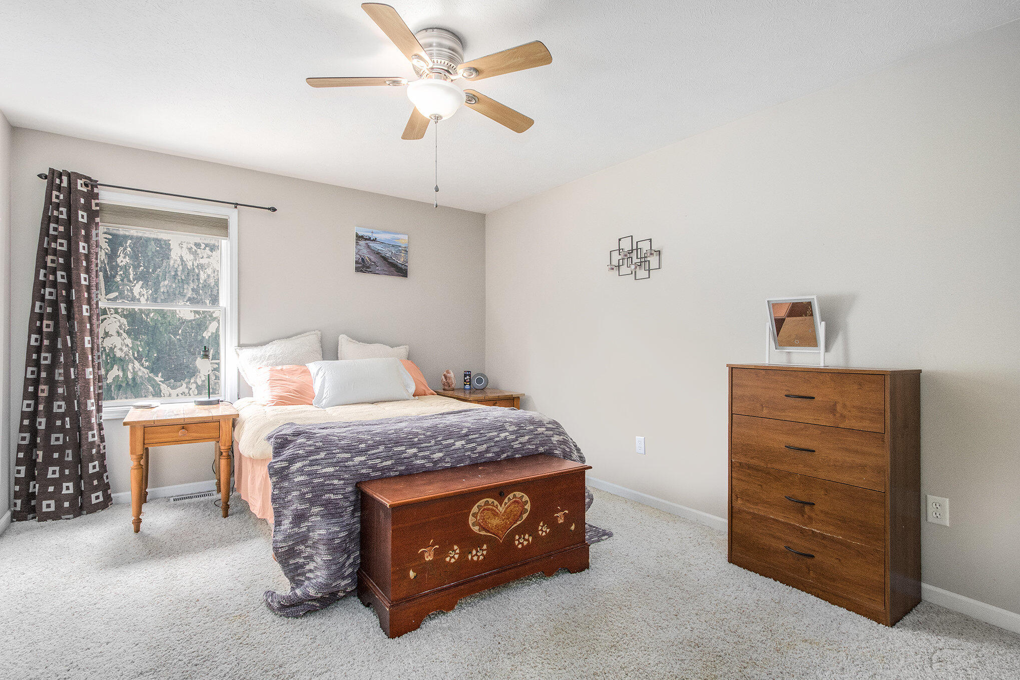 Edwardsburg, Michigan, 49112, United States, 6 Bedrooms Bedrooms, ,4 BathroomsBathrooms,Residential,For Sale,1940260