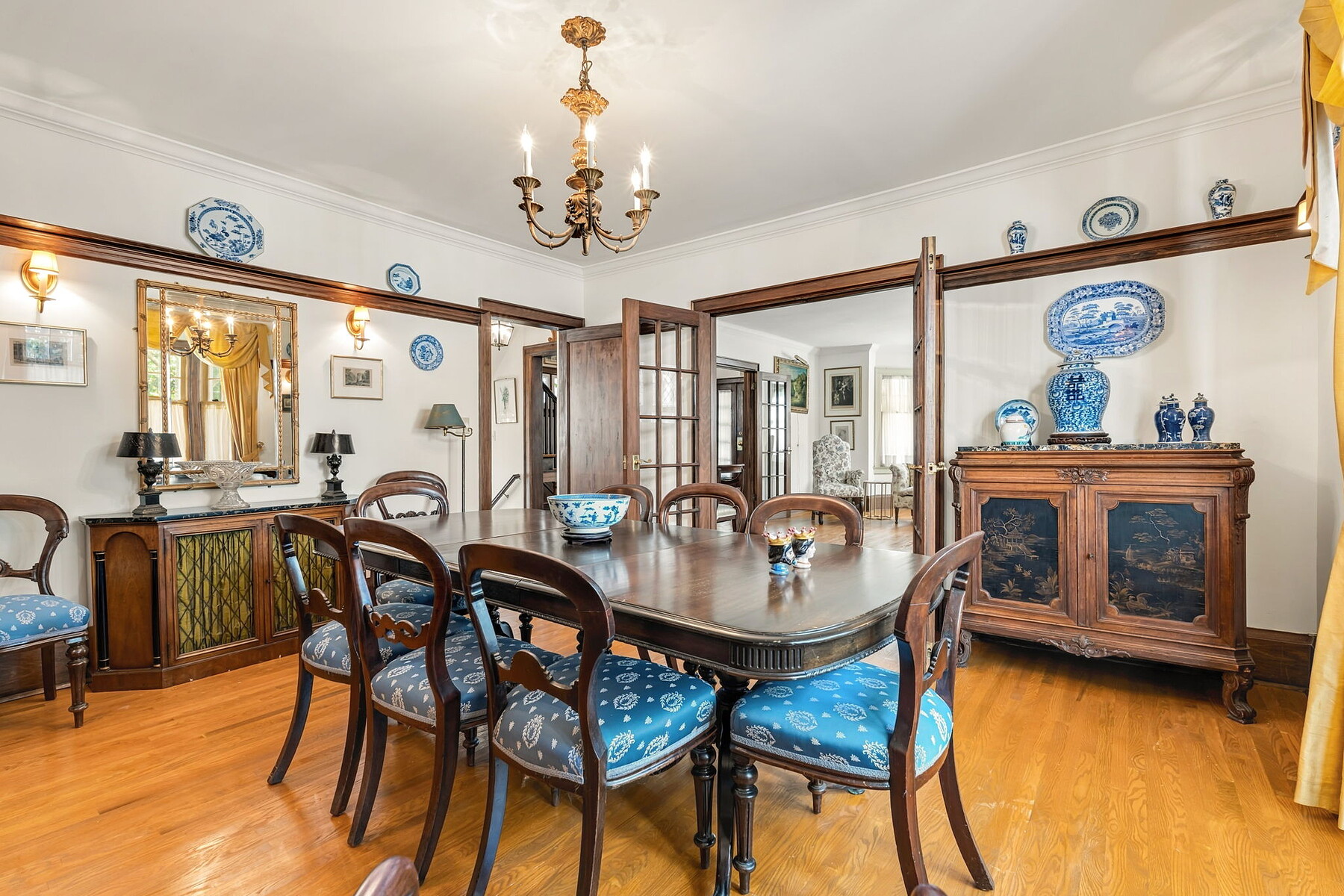  Chaplin Estates Century Home - 物件實景