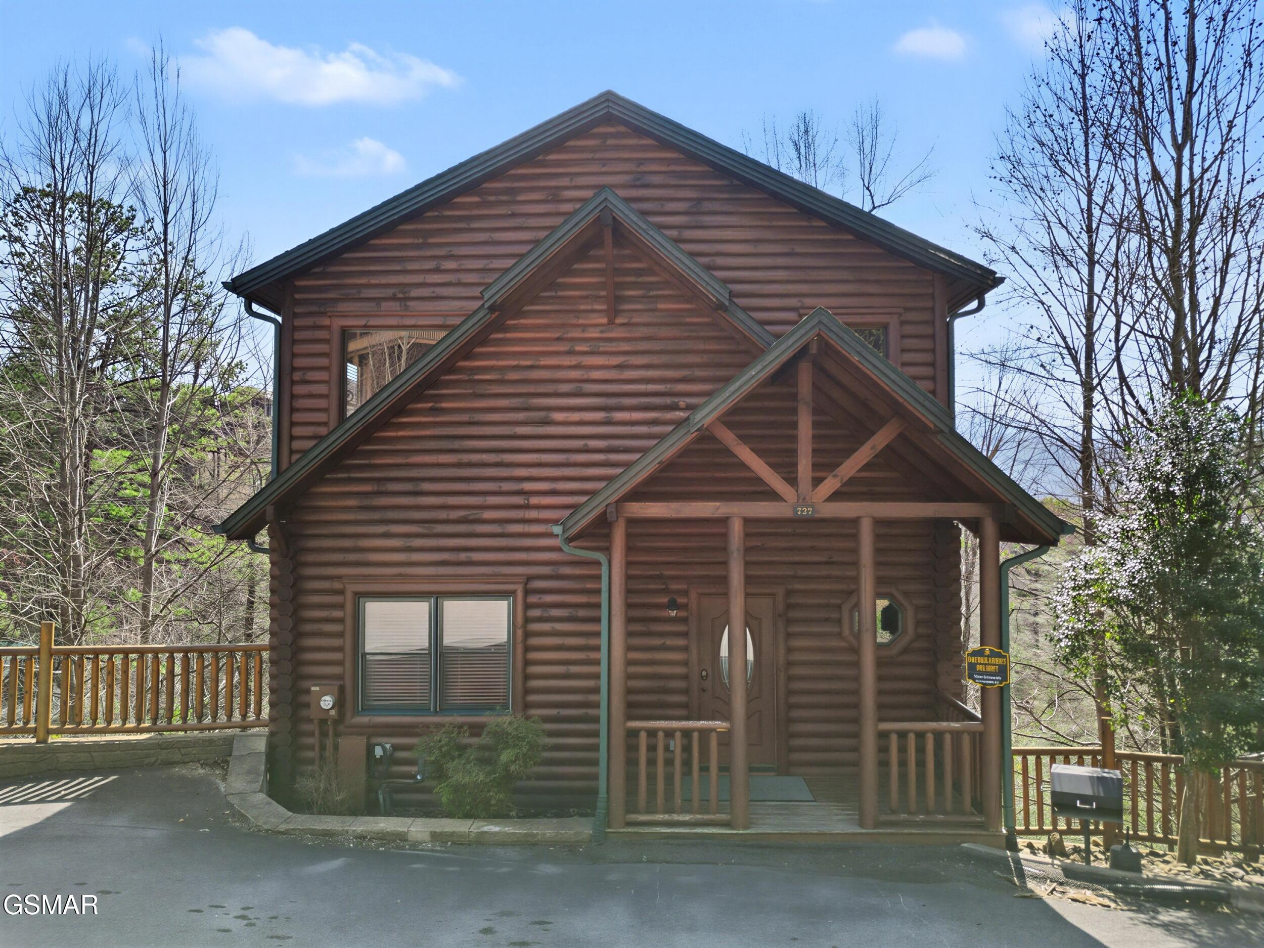 Gatlinburg, Tennessee, 37738, United States, 2 Bedrooms Bedrooms, ,3 BathroomsBathrooms,Residential,For Sale,2024380