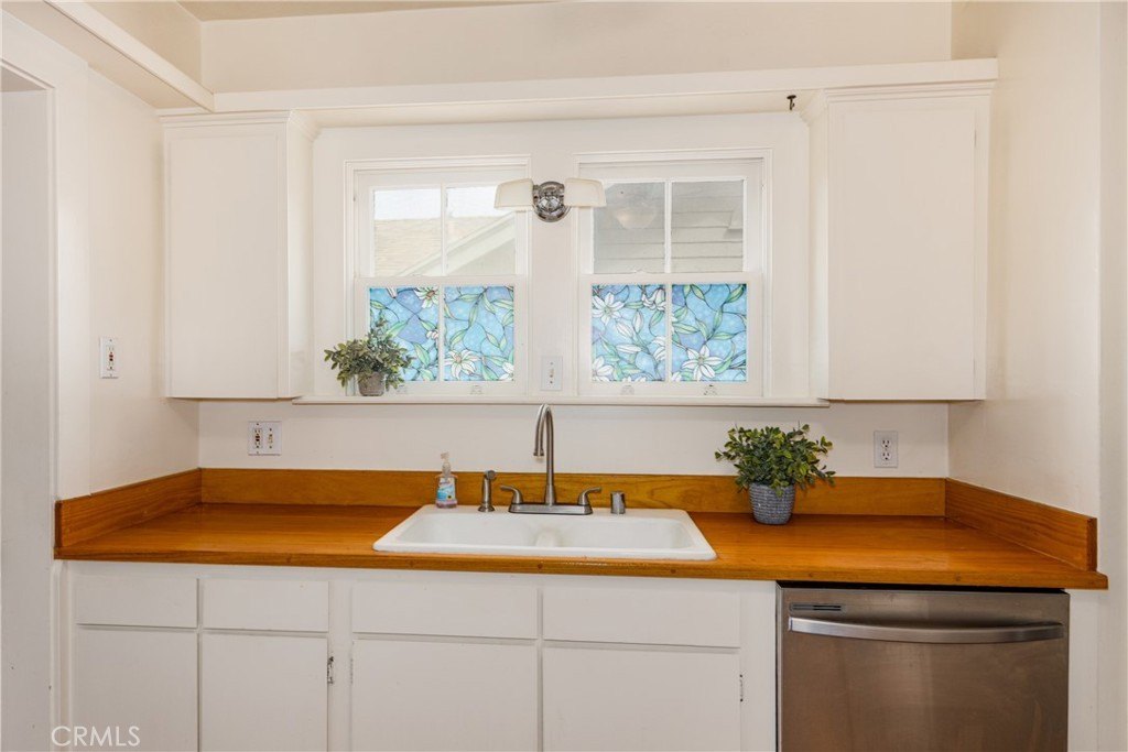 Redlands, California, 92373, United States, 3 Bedrooms Bedrooms, ,2 BathroomsBathrooms,Residential,For Sale,1929009