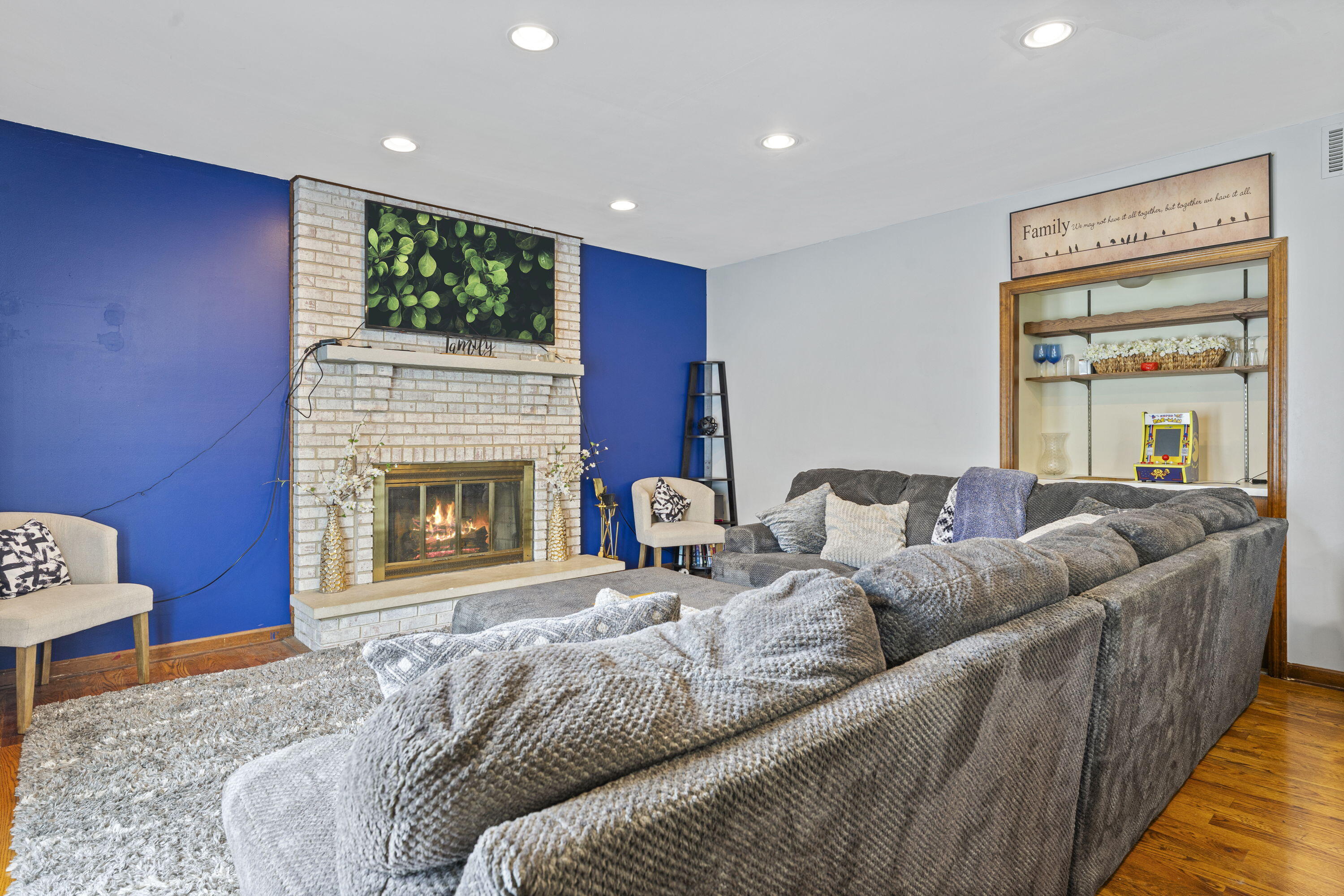 Munster, Indiana, 46321, United States, 4 Bedrooms Bedrooms, ,4 BathroomsBathrooms,Residential,For Sale,1957451