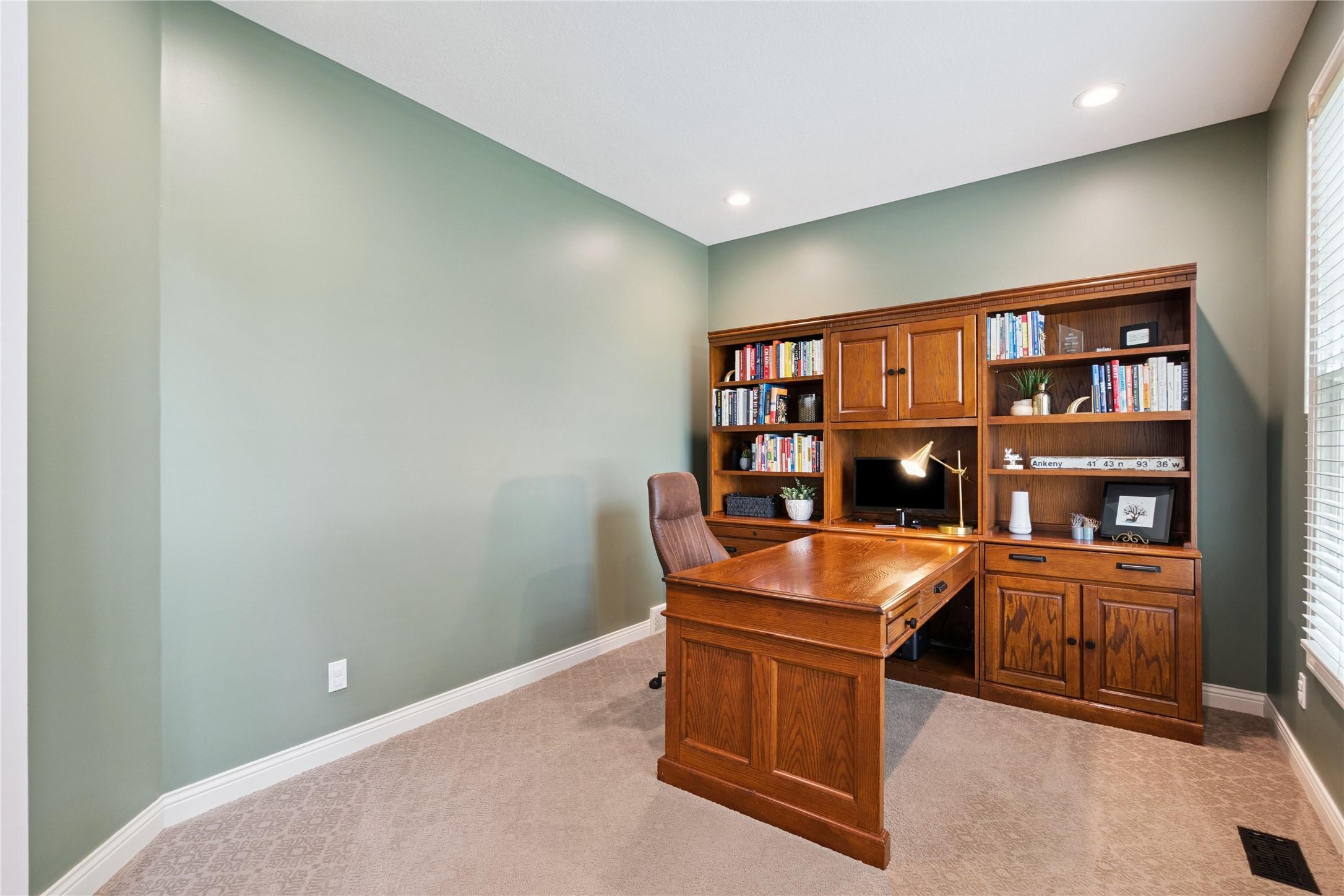 Ankeny, Iowa, 50021, United States, 4 Bedrooms Bedrooms, ,4 BathroomsBathrooms,Residential,For Sale,1935167