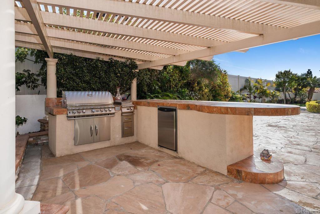 Vista, California, 92084, United States, 5 Bedrooms Bedrooms, ,4 BathroomsBathrooms,Residential,For Sale,1805351