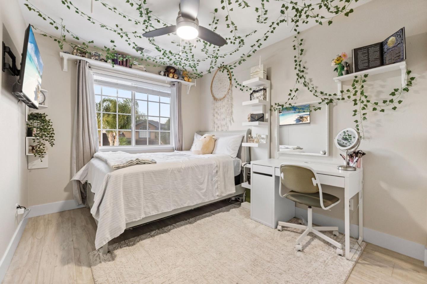 Gilroy, California, 95020, United States, 4 Bedrooms Bedrooms, ,3 BathroomsBathrooms,Residential,For Sale,1986301