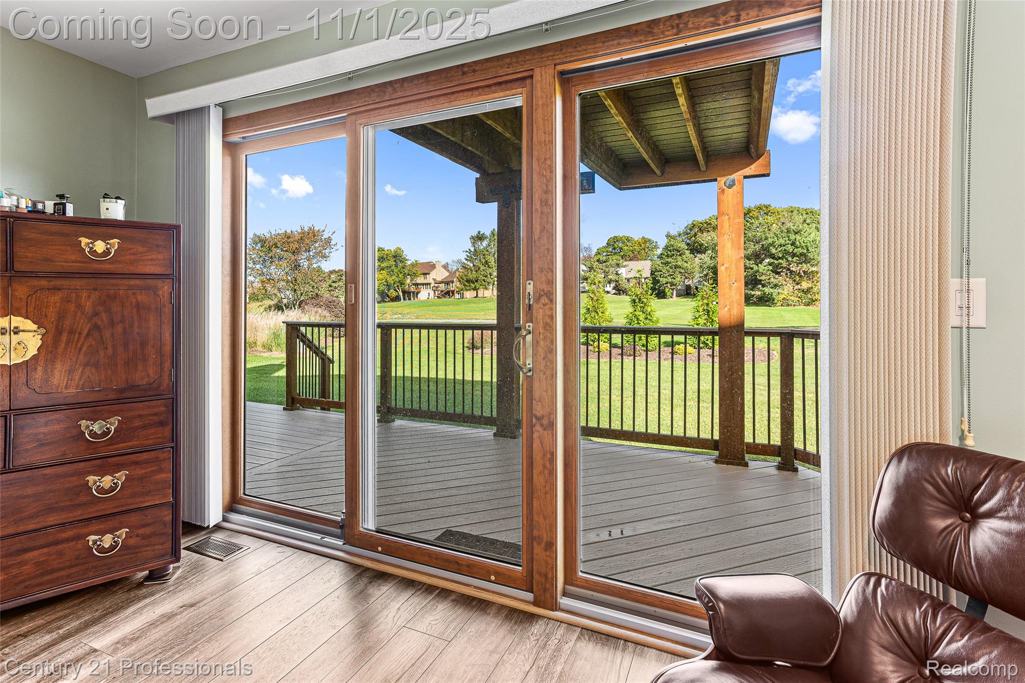 FarmingtonHills, Michigan, 48331, United States, 3 Bedrooms Bedrooms, ,3 BathroomsBathrooms,Residential,For Sale,1983371