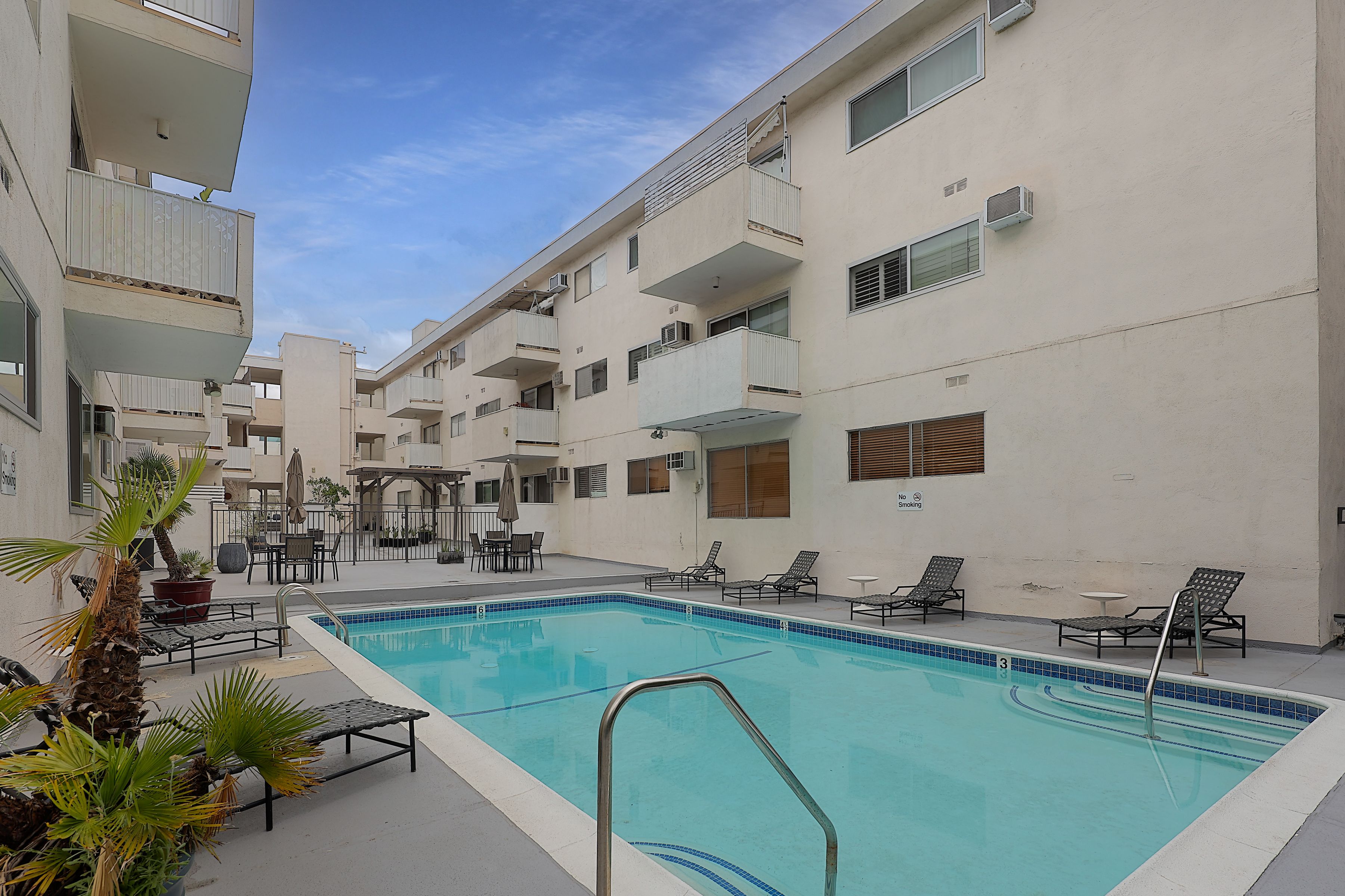  960 Larrabee Street #218 - 物件實景