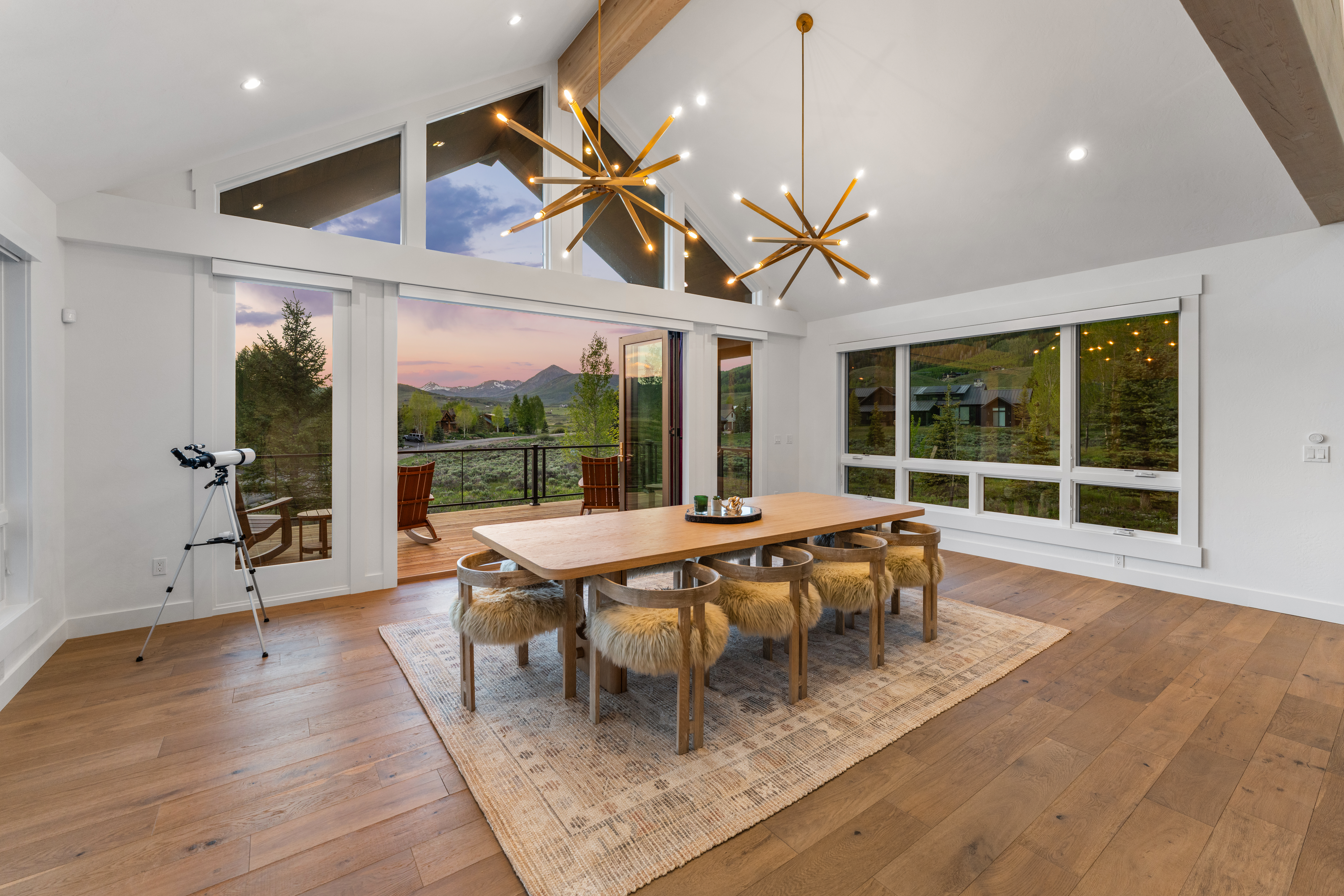  Extensively Reimagined, Fully-Furnished Masterpiece - 物件實景