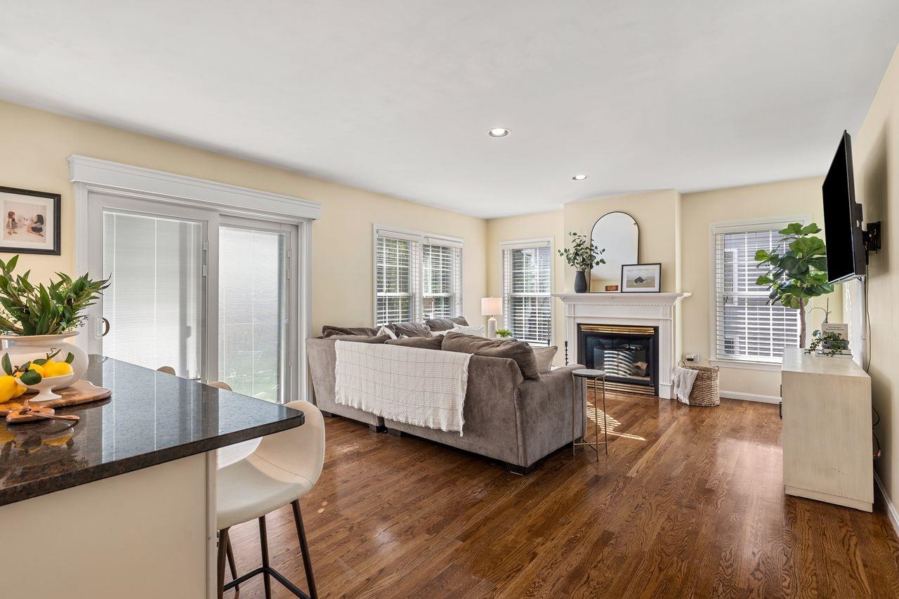 Exeter, New Hampshire, 03833, United States, 3 Bedrooms Bedrooms, ,2 BathroomsBathrooms,Residential,For Sale,1947077