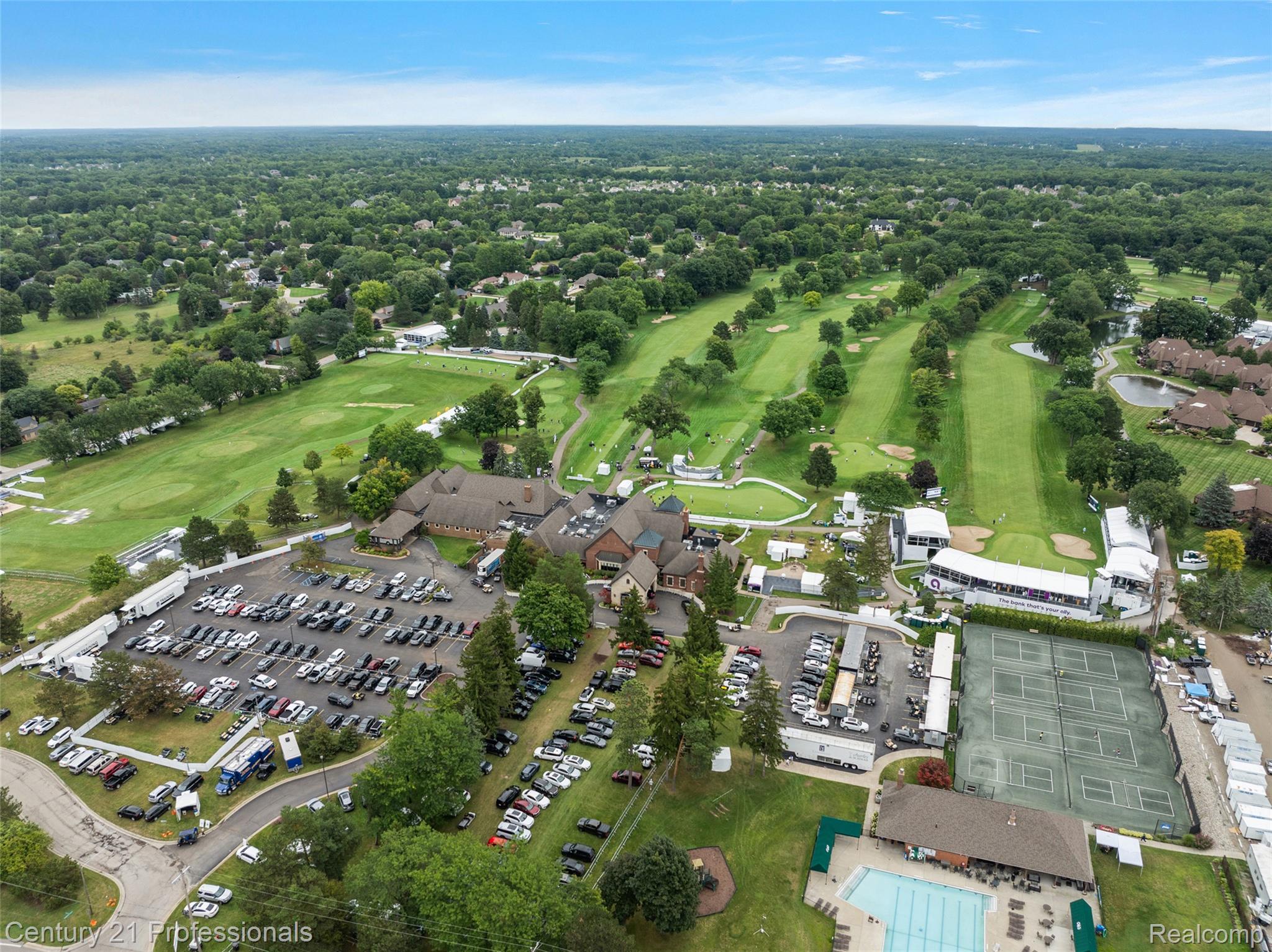 GrandBlanc, Michigan, 48439, United States, 4 Bedrooms Bedrooms, ,5 BathroomsBathrooms,Residential,For Sale,1980457