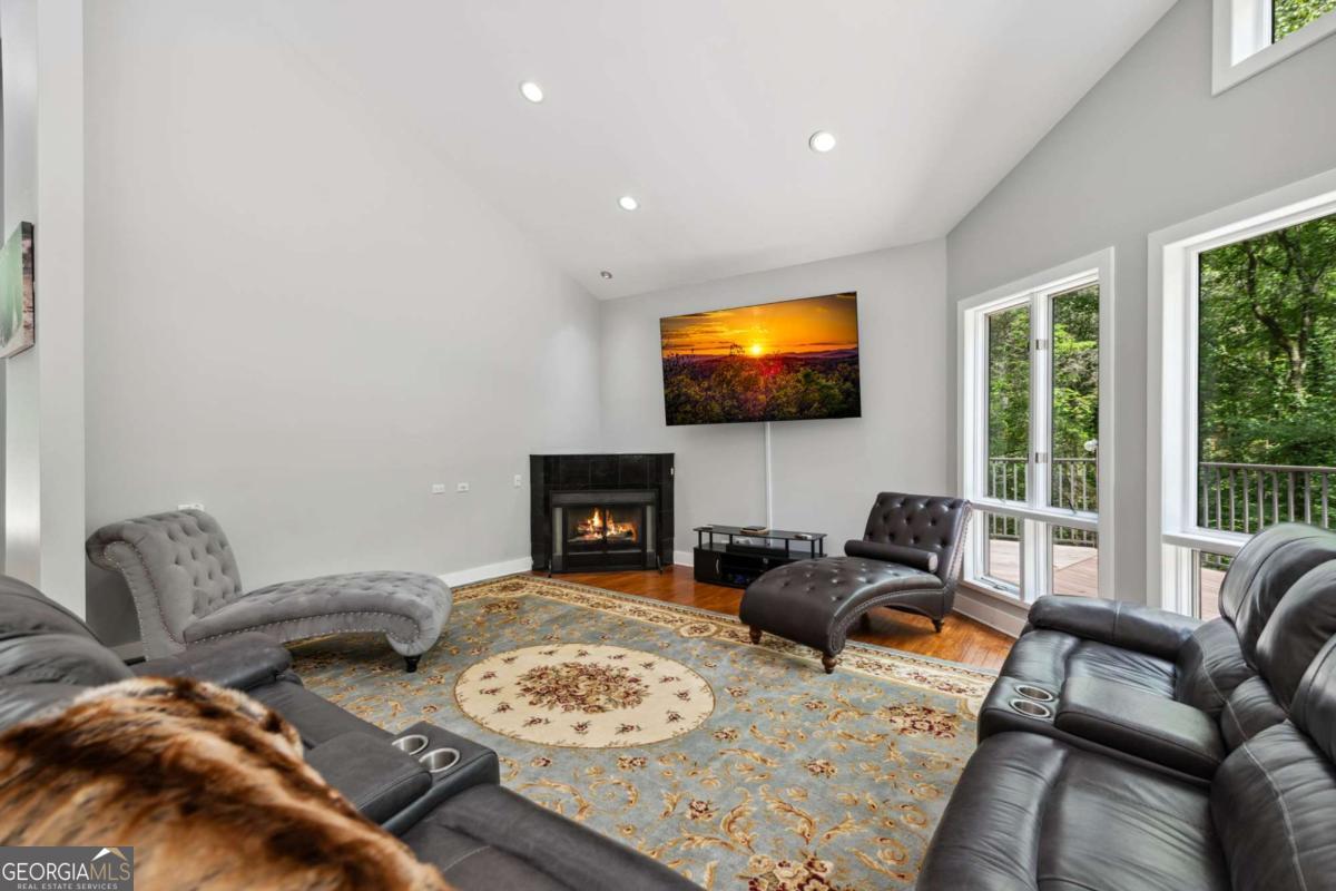 Ellijay, Georgia, 30540, United States, 5 Bedrooms Bedrooms, ,5 BathroomsBathrooms,Residential,For Sale,1868154