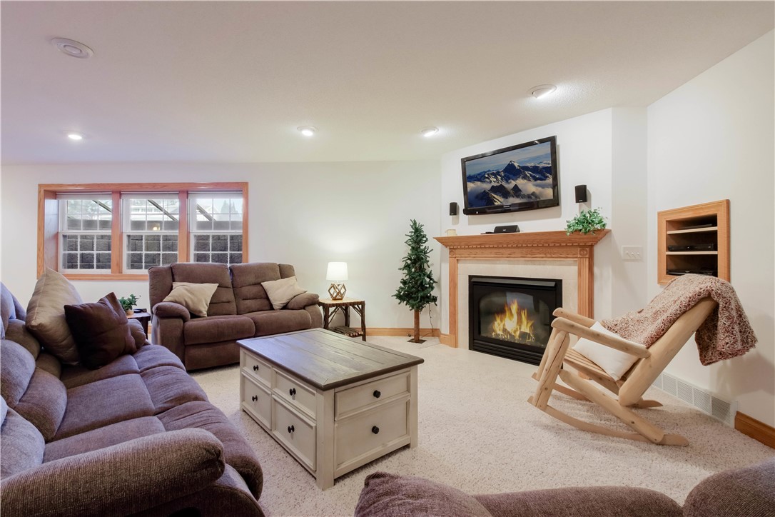 Chippewa Falls, Wisconsin, 54729, United States, 3 Bedrooms Bedrooms, ,4 BathroomsBathrooms,Residential,For Sale,1994232