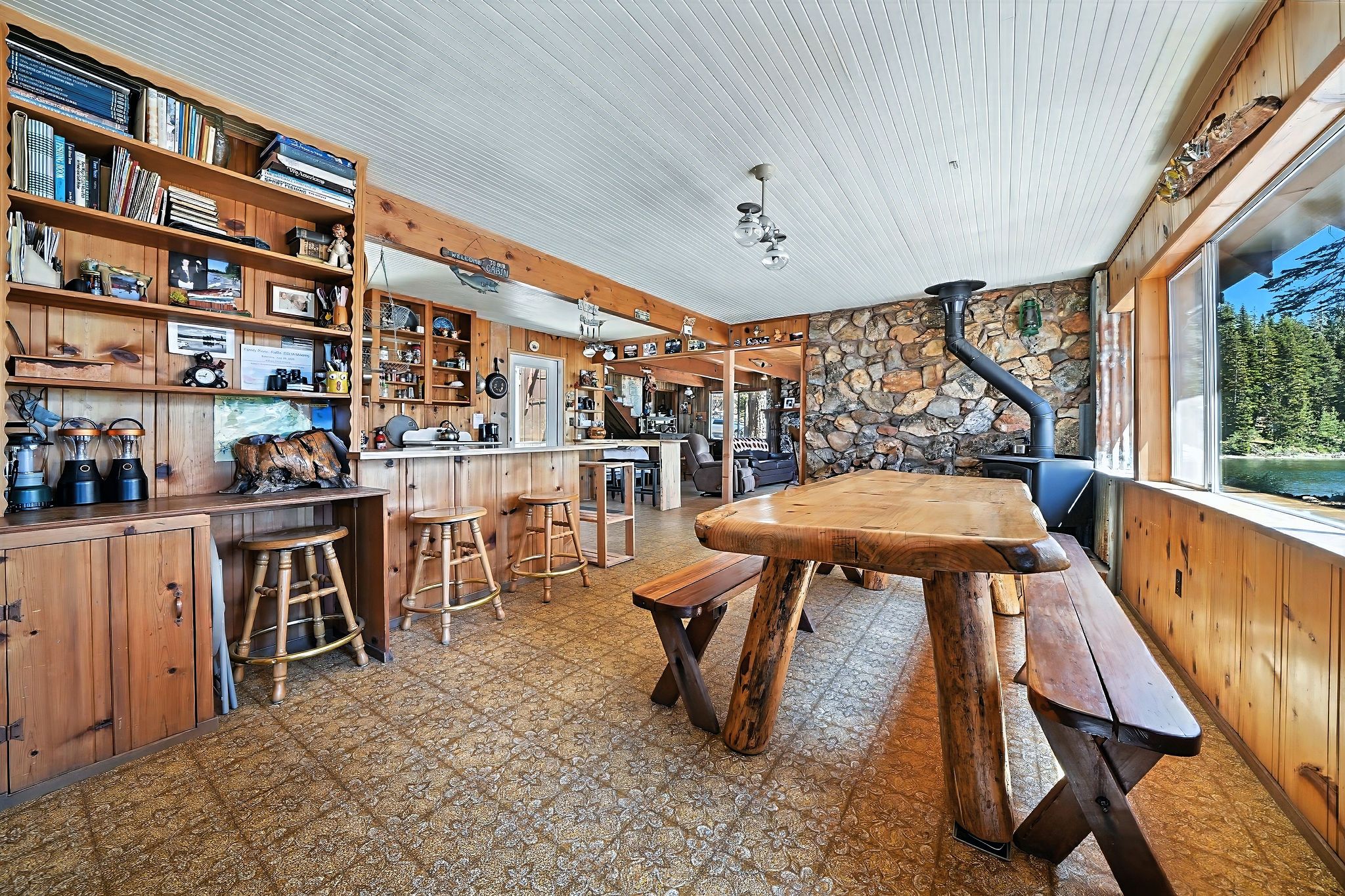  A Rare Opportunity to Own One of Silver Lake’s Best-Located Cabins - 物件實景