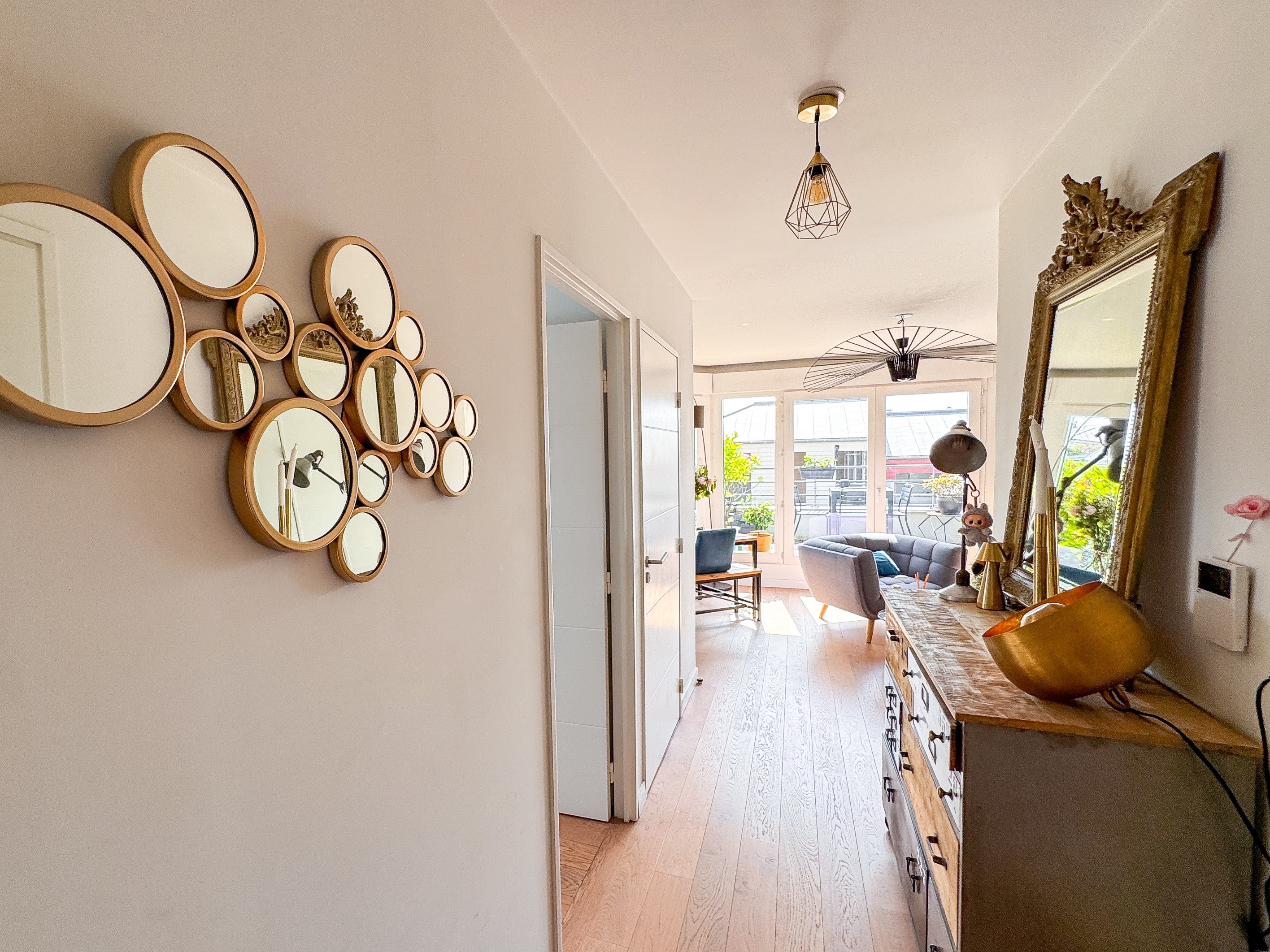  Issy-les-Moulineaux (City Centre) – Top floor 2-bedroom apartment with terrace … - 物件實景