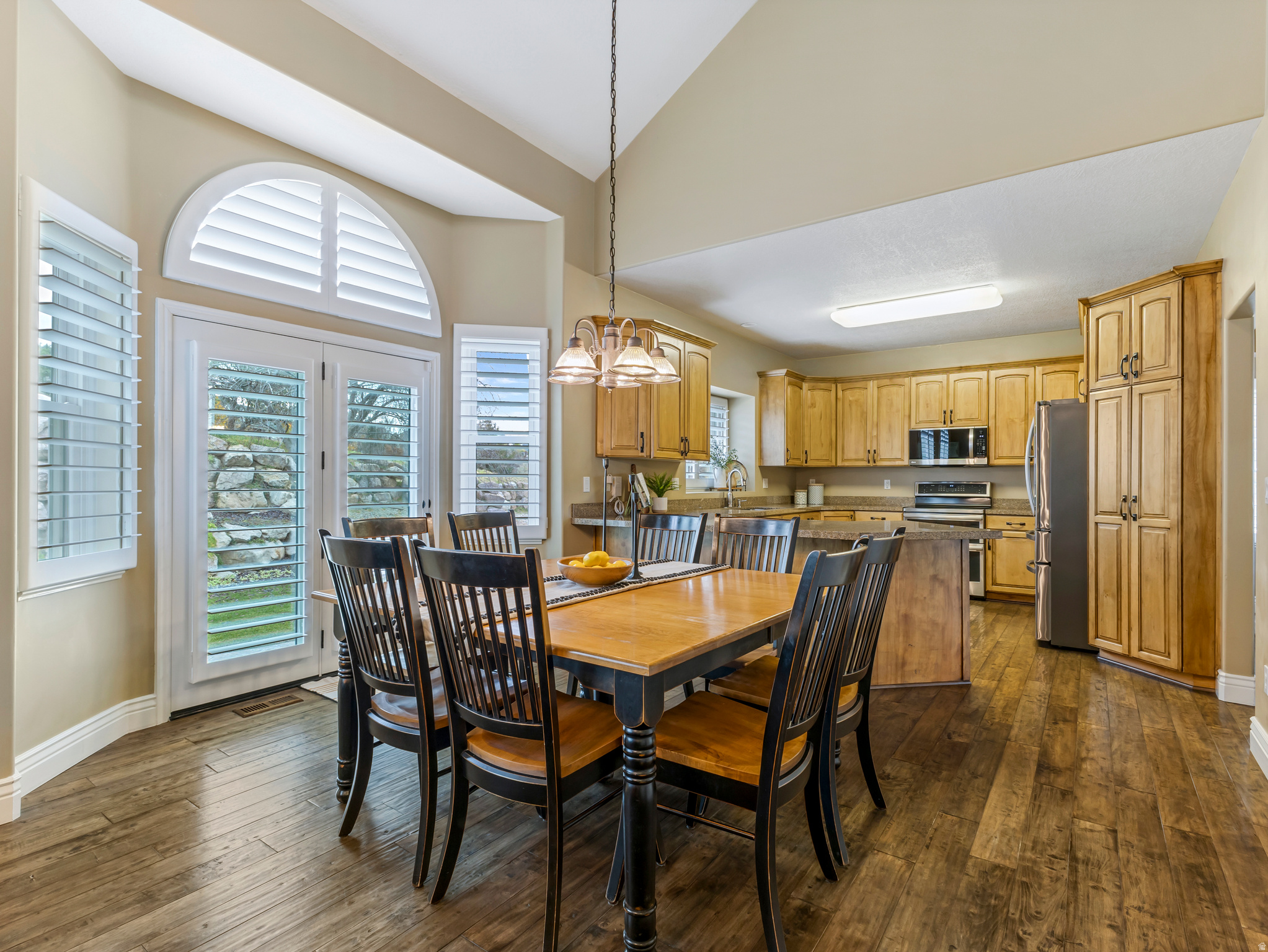 North Salt Lake, Utah, 84054, United States, 6 Bedrooms Bedrooms, ,4 BathroomsBathrooms,Residential,For Sale,1994445