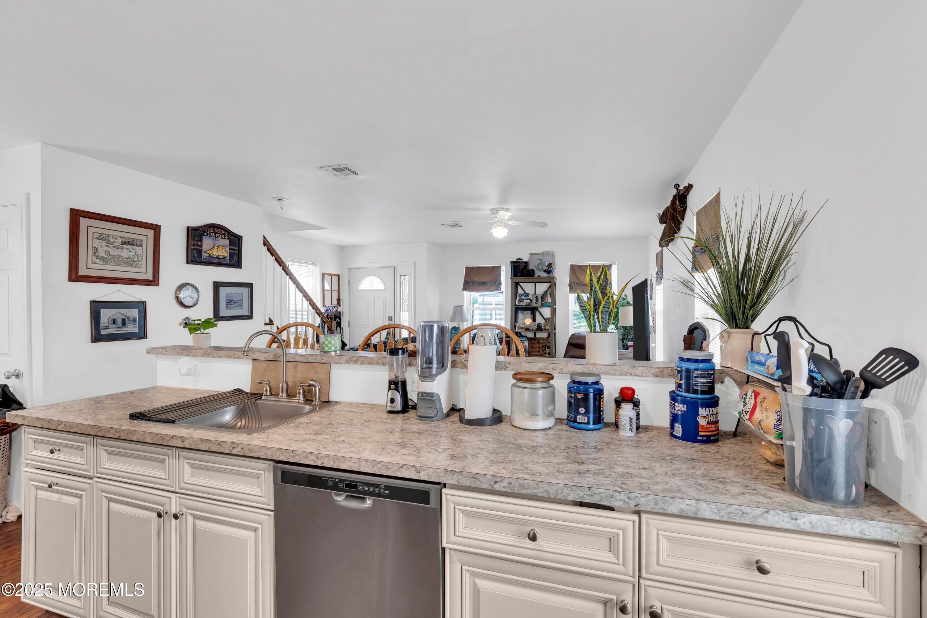 Highlands, New Jersey, 07732, United States, 2 Bedrooms Bedrooms, ,2 BathroomsBathrooms,Residential,For Sale,1980474