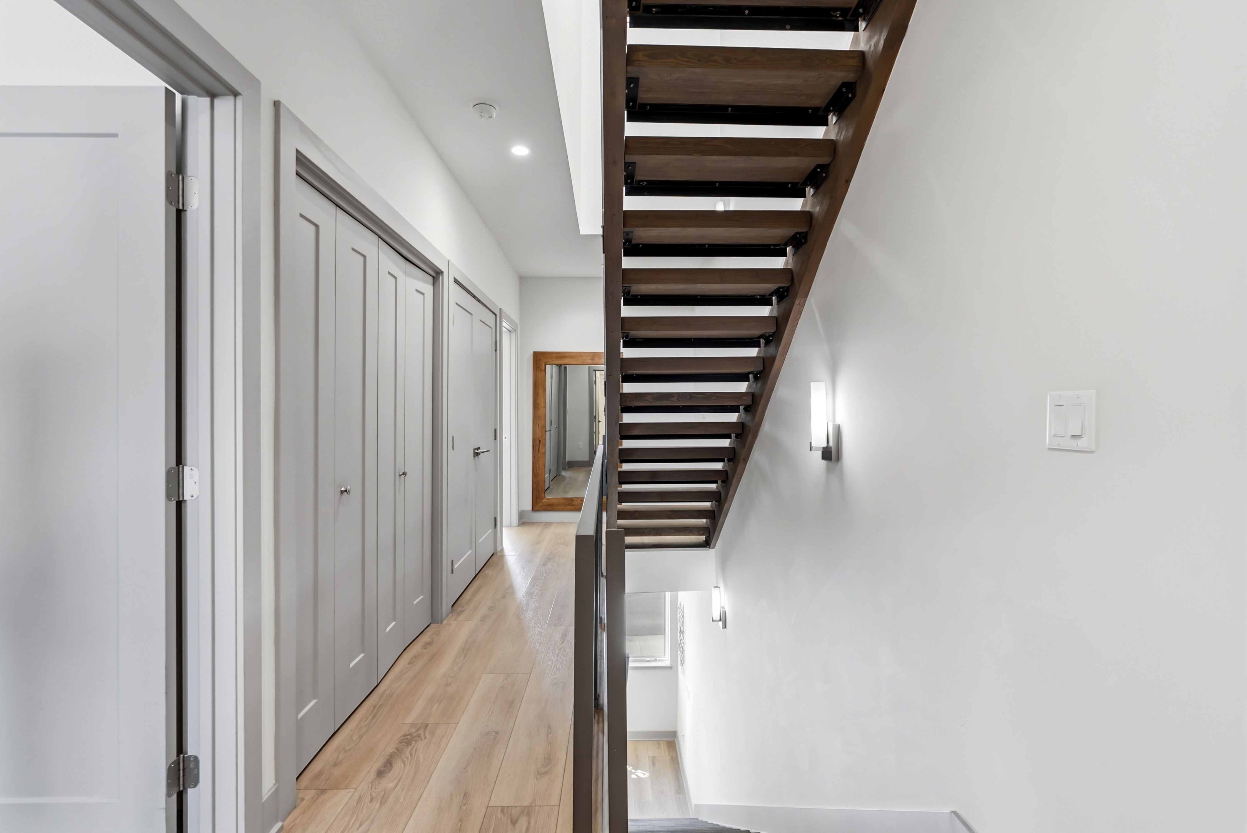  Modern Design Meets Mountain Living - 物件實景