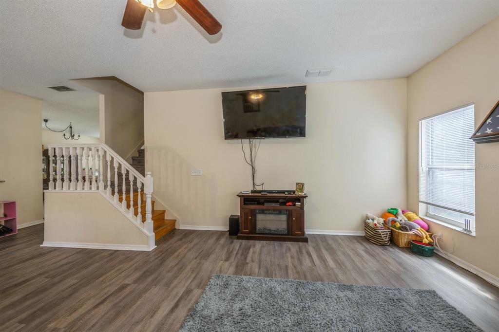 Longwood, Florida, 32750, United States, 6 Bedrooms Bedrooms, ,4 BathroomsBathrooms,Residential,For Sale,1896627