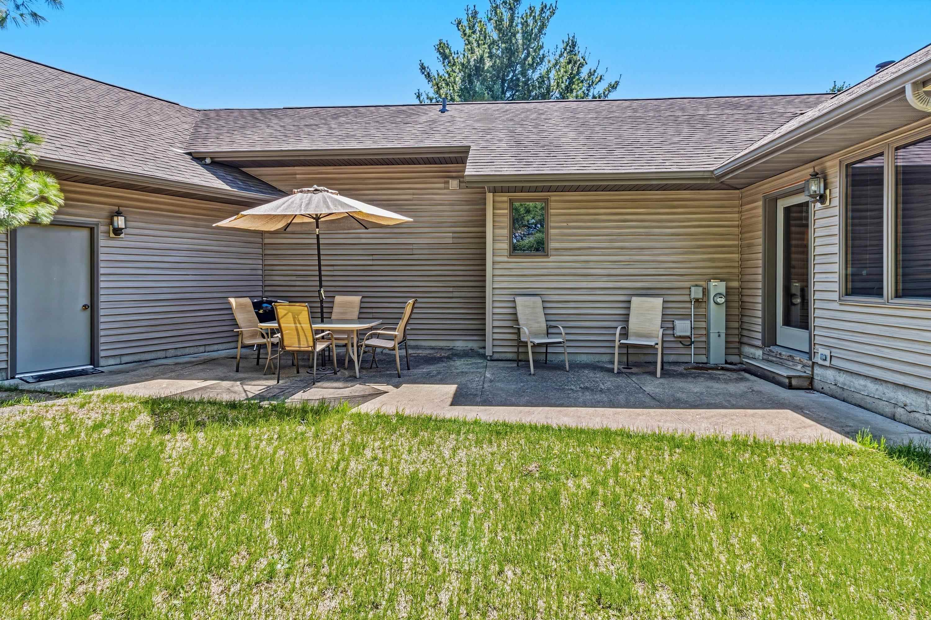 Spring Green, Wisconsin, 53588, United States, 4 Bedrooms Bedrooms, ,4 BathroomsBathrooms,Residential,For Sale,2040175