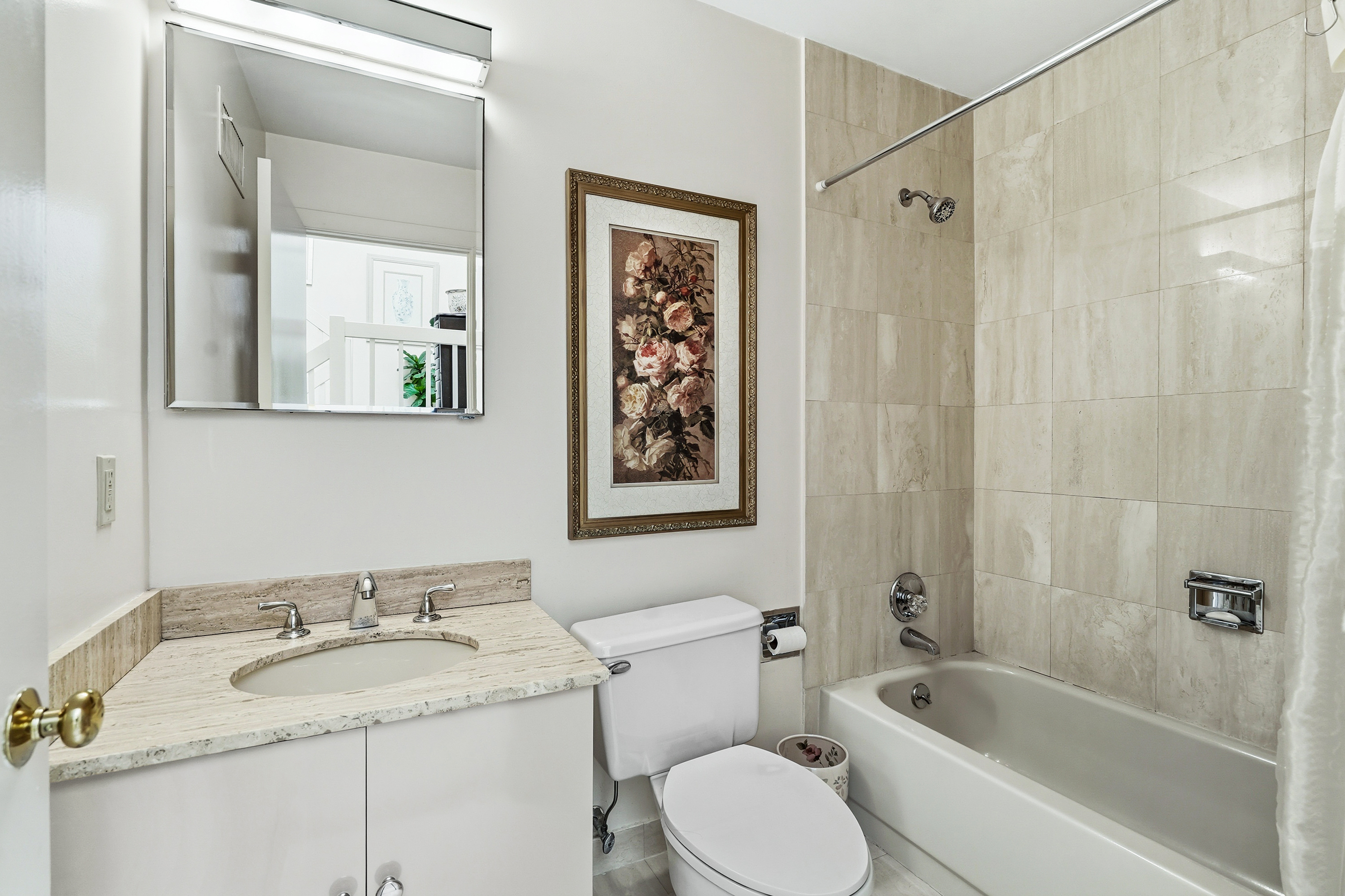  Exclusive Townhouse with Serene Lake Views. - 物件實景