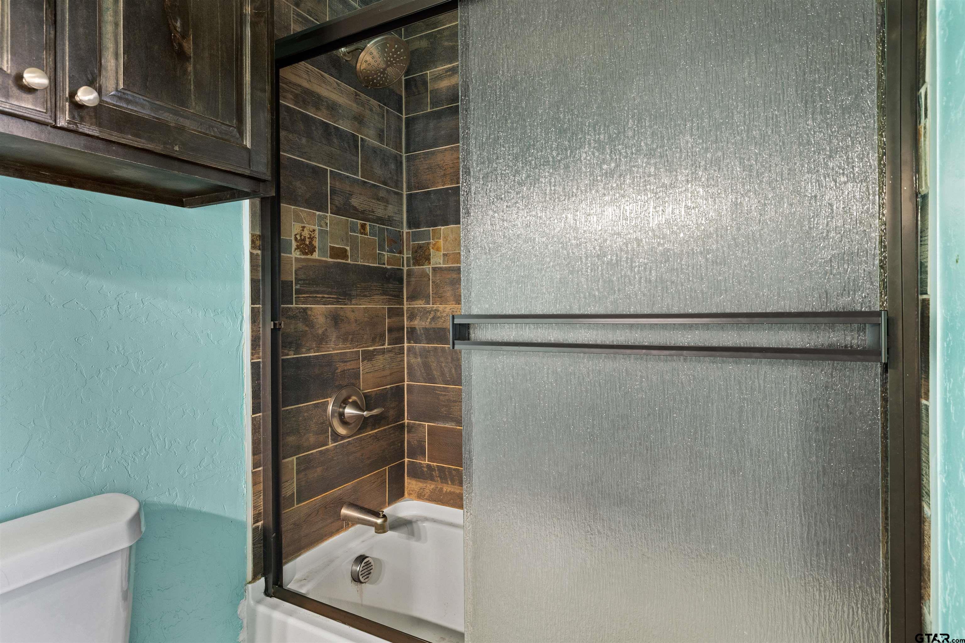 Pittsburg, Texas, 75686, United States, 5 Bedrooms Bedrooms, ,5 BathroomsBathrooms,Residential,For Sale,2005236