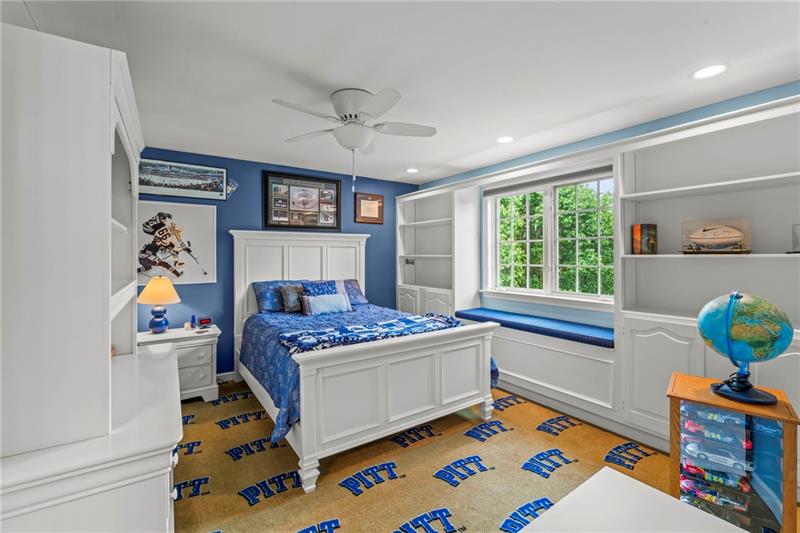 Venetia, Pennsylvania, 15367, United States, 4 Bedrooms Bedrooms, ,5 BathroomsBathrooms,Residential,For Sale,1872304