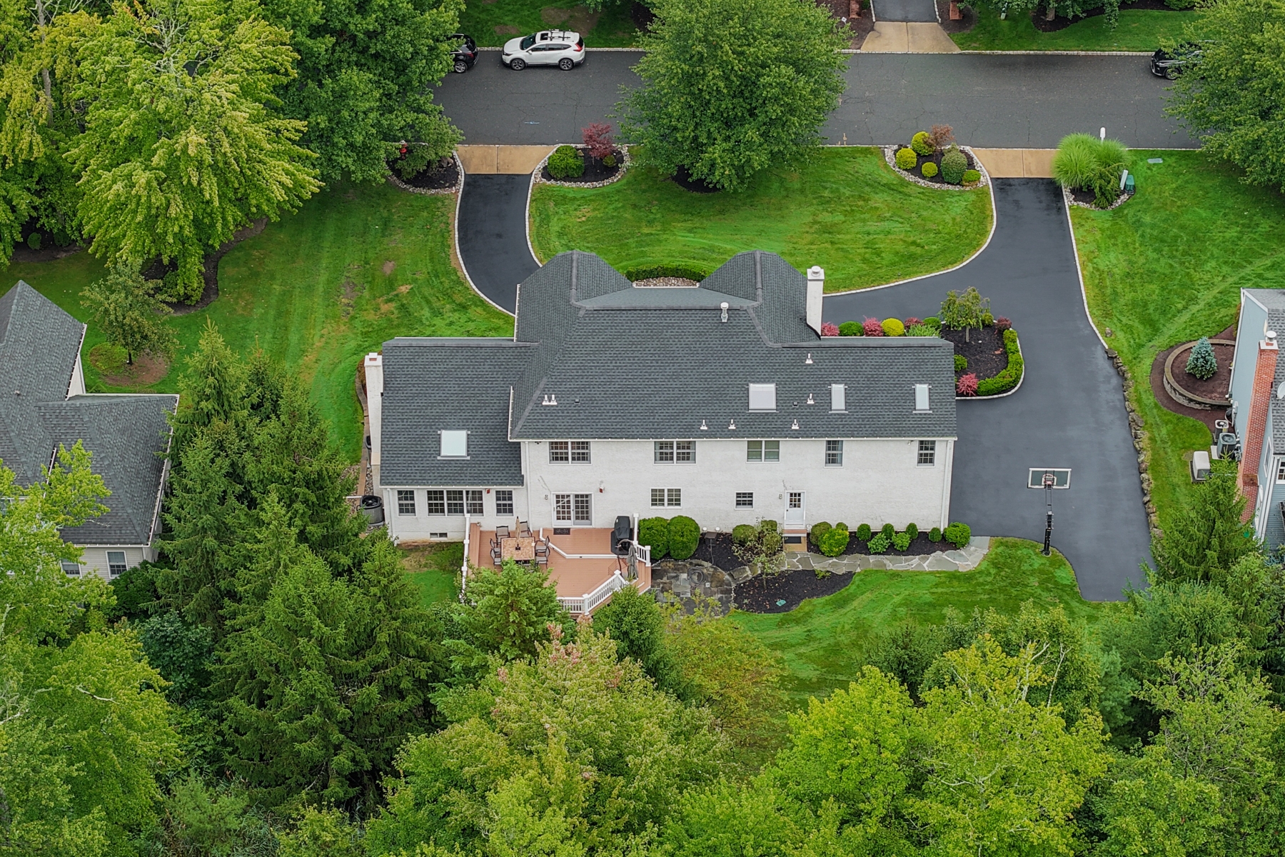  Exceptional Colonial Set on a Private Picturesque Property - 物件實景