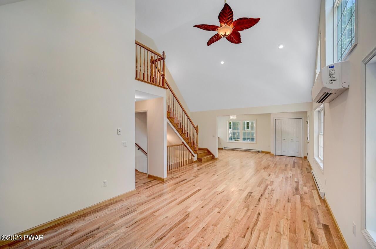 Lake Ariel, Pennsylvania, 18436, United States, 4 Bedrooms Bedrooms, ,4 BathroomsBathrooms,Residential,For Sale,1878609