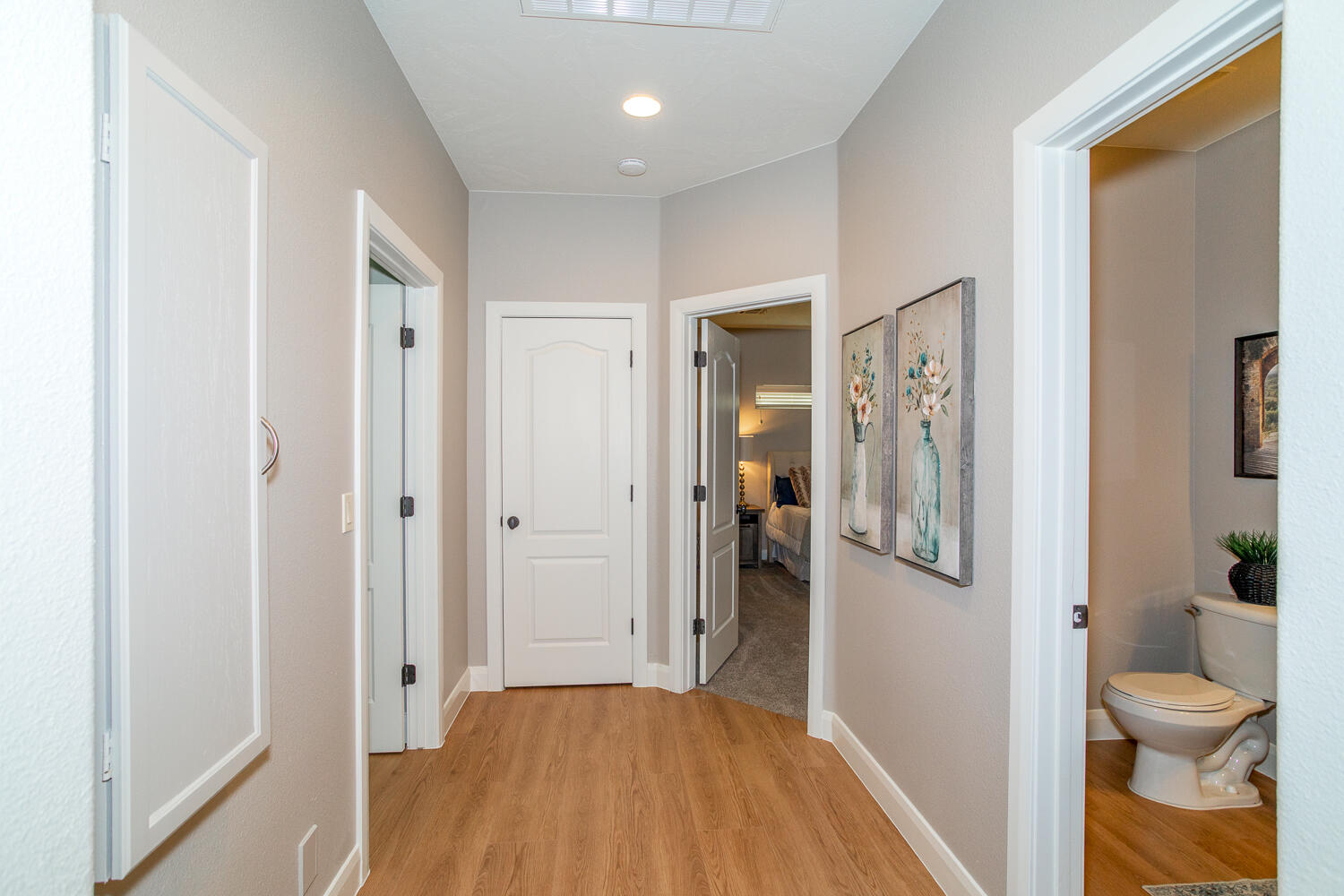 St George, Utah, 84790, United States, 4 Bedrooms Bedrooms, ,Residential,For Sale,1962826